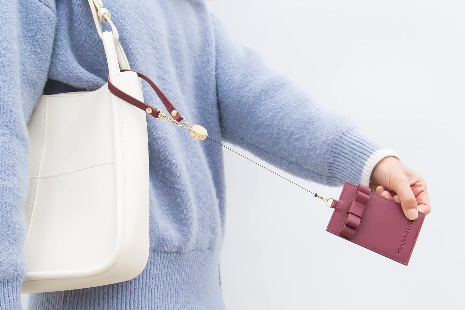 [Mianjian & ZIRUN] リール付きパスケース リール付きカードケース 縦 伸縮タイプ PU革 両面ポケット 定期入れ ストラップ付き リボン付き 通勤 通学(Pink)