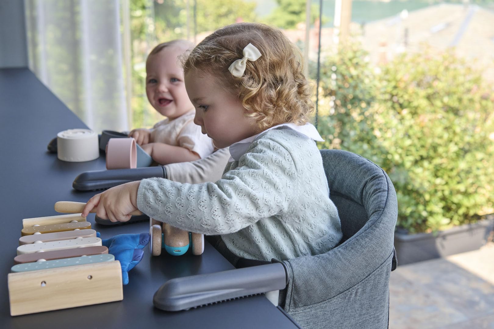 Inglesina Fast, Seggiolino da Tavolo Pieghevole, Blu (Ocean Navy), Facile da Trasportare, Lavabile, Installazione Sicura, Fino a 15 kg, 35 x 27 42 cm