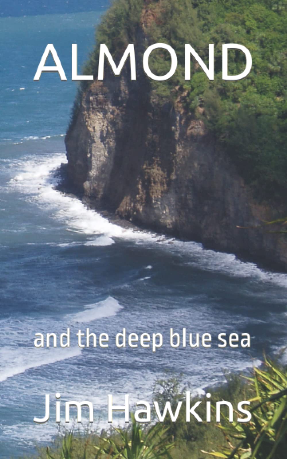 ALMOND: and the deep blue sea: 1 (Almond & Co)