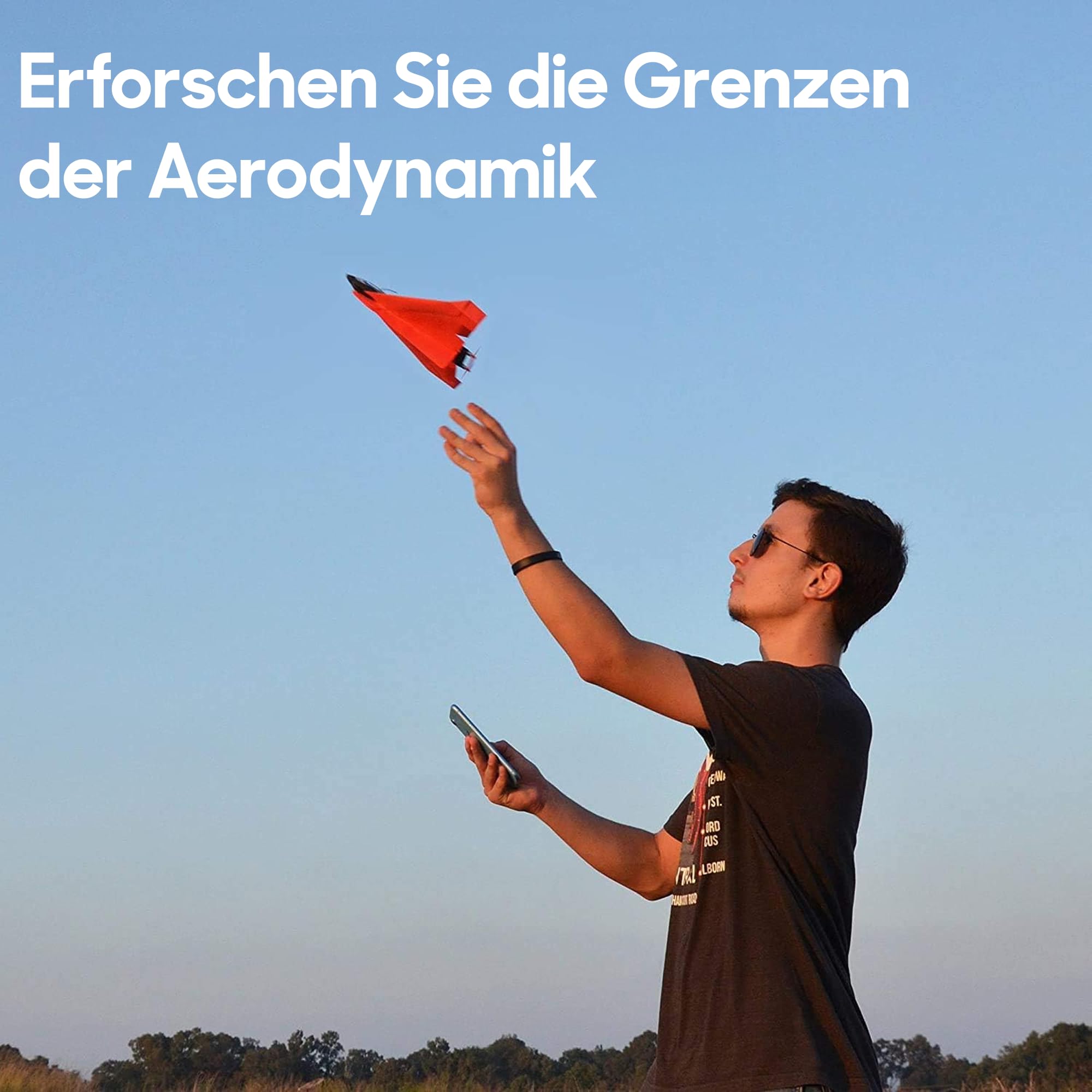 POWERUP 4.0. Smartphone gesteuertes Papierflugzeug Set der nächsten Generation. Einfache Handhabung durch Autopilot Funktion und integriertes Gyroskop. Für alle Hobbyflieger und begeisterten Piloten.