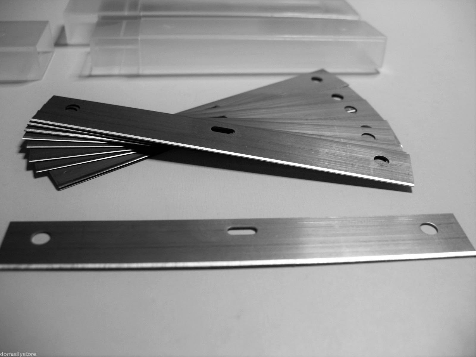 10 Pack 10 x 4 Inch Carbon Wall Scraper Blades, Plastic Handle, Made in Sheffield England 10cm