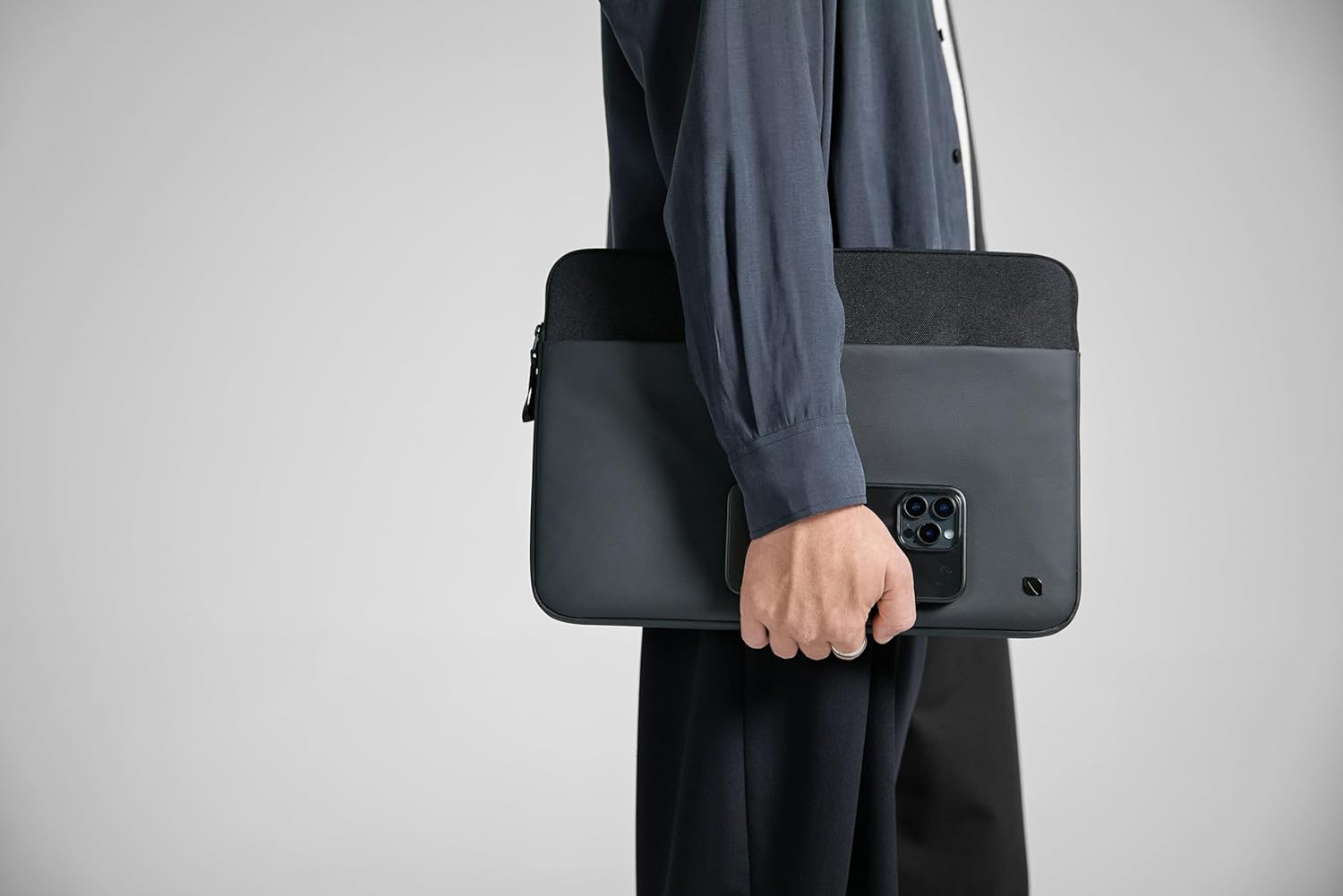 Incase A.R.C. Sleeve with ReSpun Recycled Polyester - 15 inch and 16 inch MacBook/Laptop & iPad/Tablet Case - Cushioned Faux Fur Lining, External Zippered Slip Pocket - Black