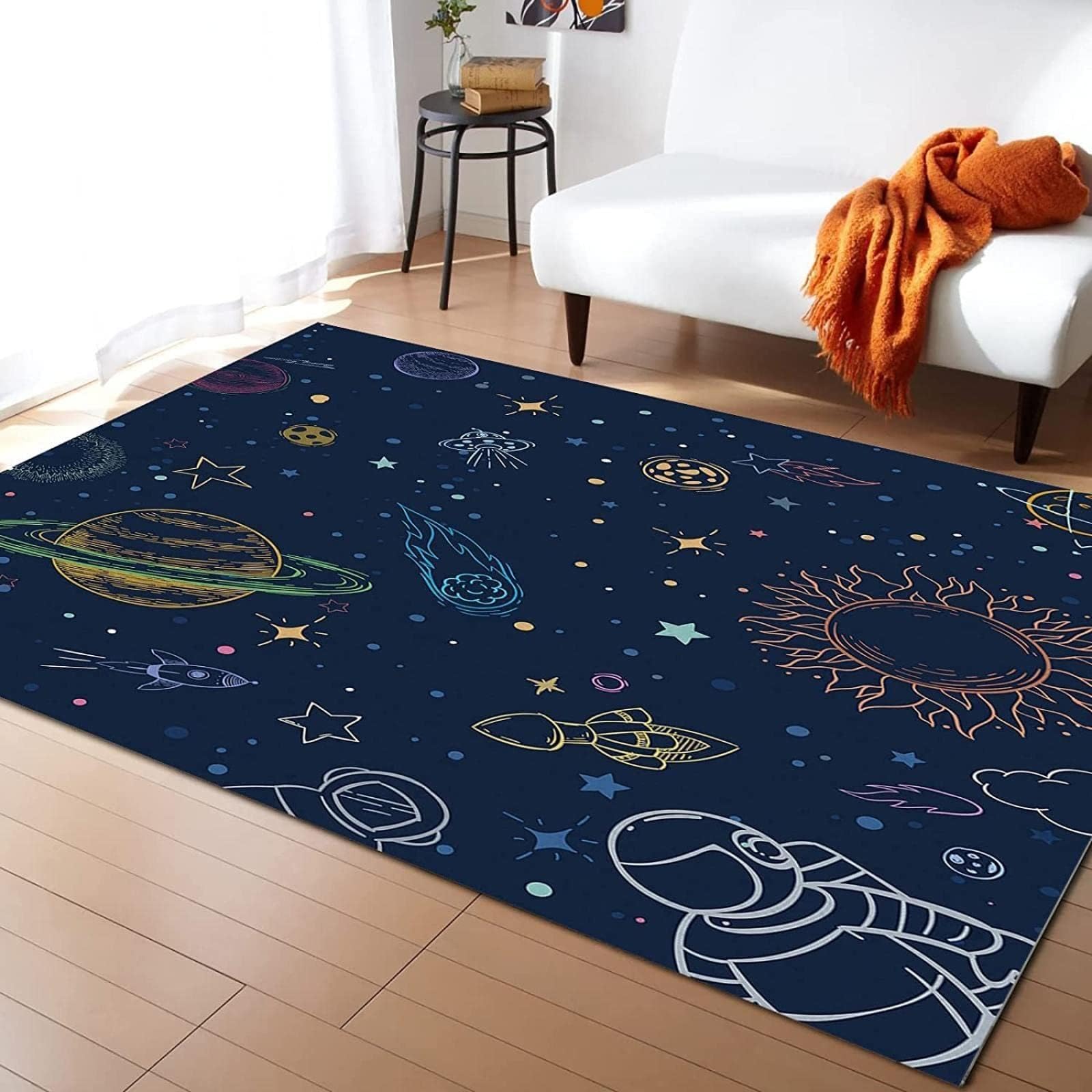 Tapis enfant antidérapant et lavable en machine motif galaxie
