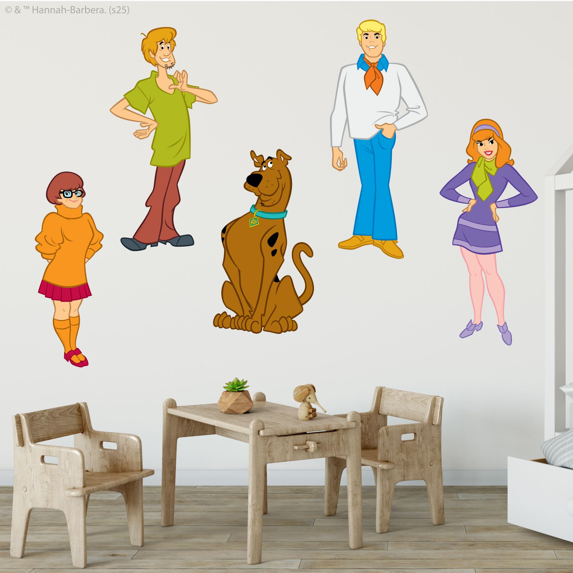 Scooby-Doo Wall Sticker - The Gang Decal Set Wall Art (60cm Width x 35cm Height)