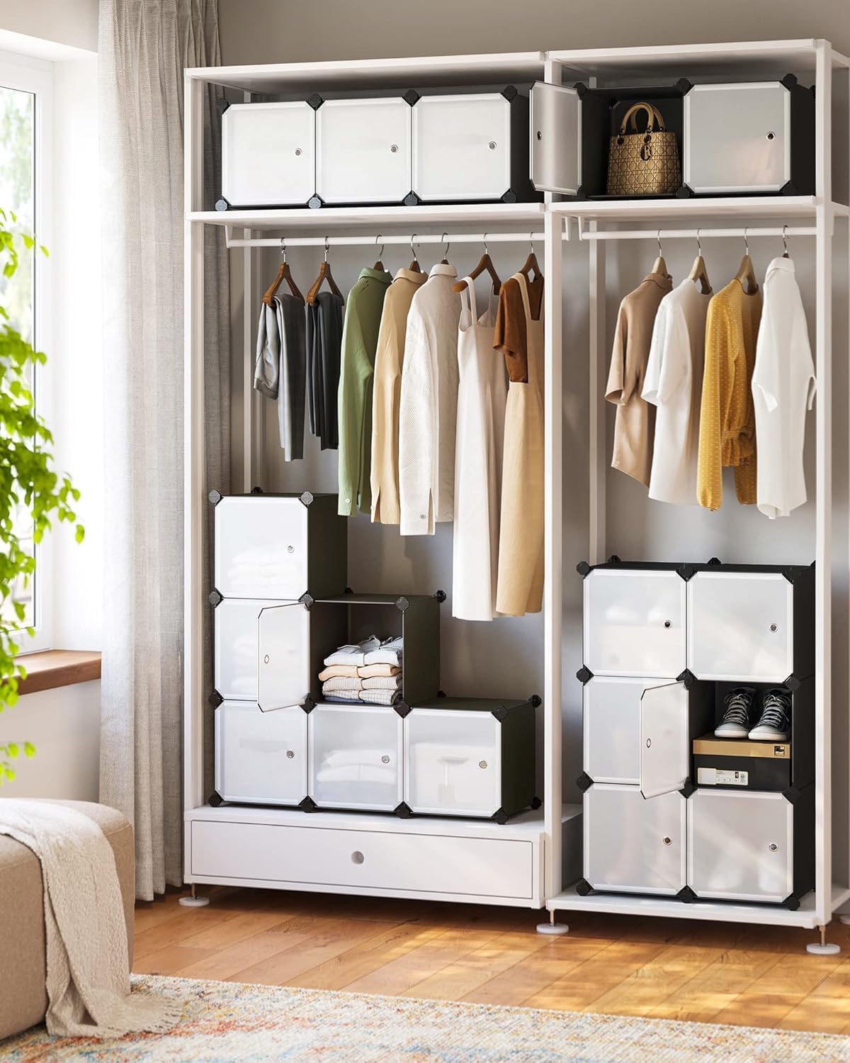 SONGMICS Meuble de Rangement Modulable, 16 Cubes, Étagère en Plastique, avec Portes, pour Vêtements, Chaussures, Livres, Assemblage Facile, Noir LPC44HS