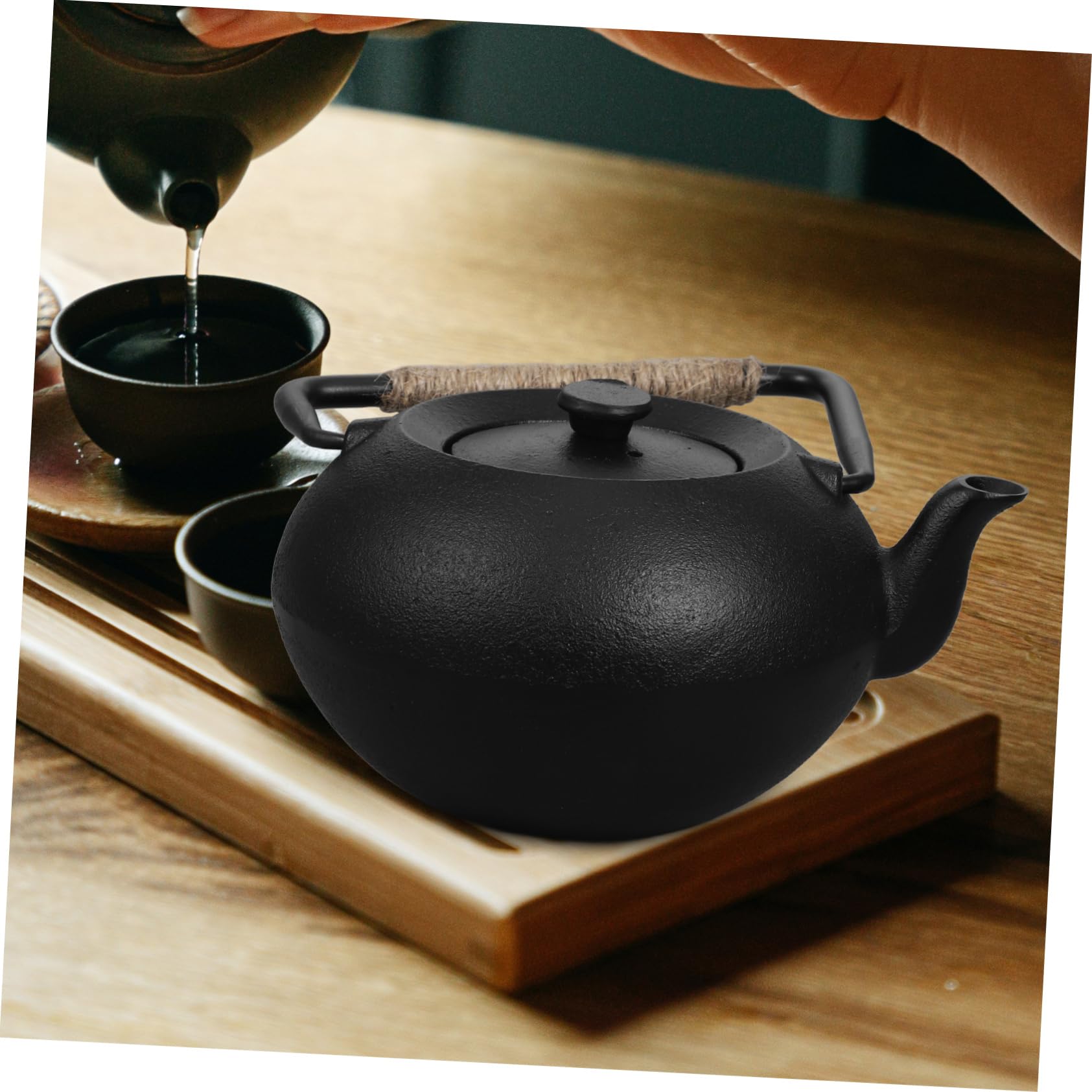 Teiera in Ferro 600ml con Manico per Infuso Tè Sfuso | Colore Nero, Filtro per Foglie Incluse, Adatta a Campeggio e Cucina, Stile Giapponese