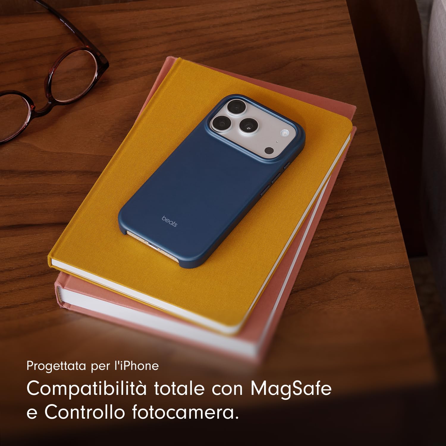 Beats Custodia per iPhone 17 Pro con MagSafe e Controllo fotocamera, finitura opaca, fodera in microfibra - Blu roccia madre