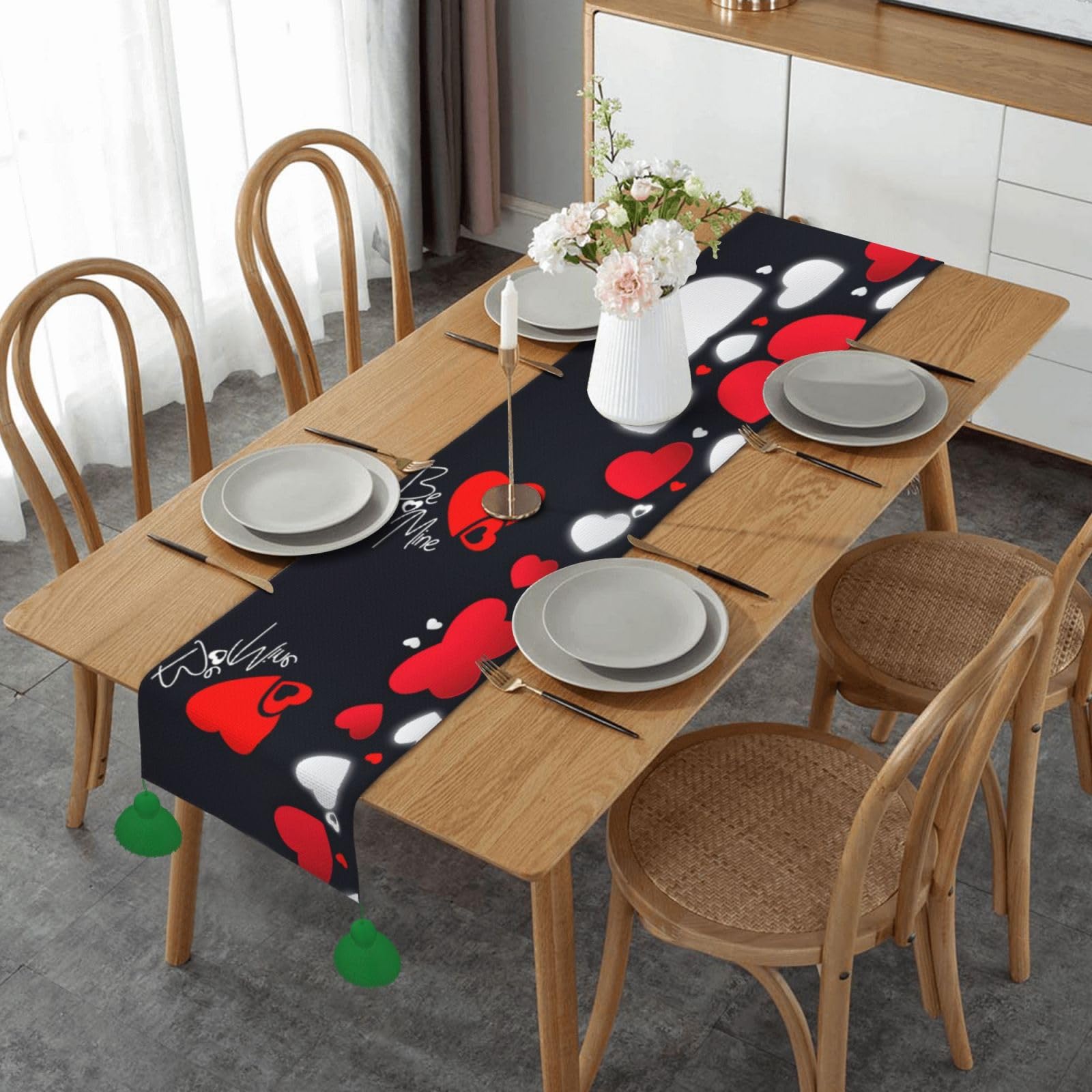 Chemin de table imprimé Saint-Valentin aux finitions soignées pour mariage et style ferme