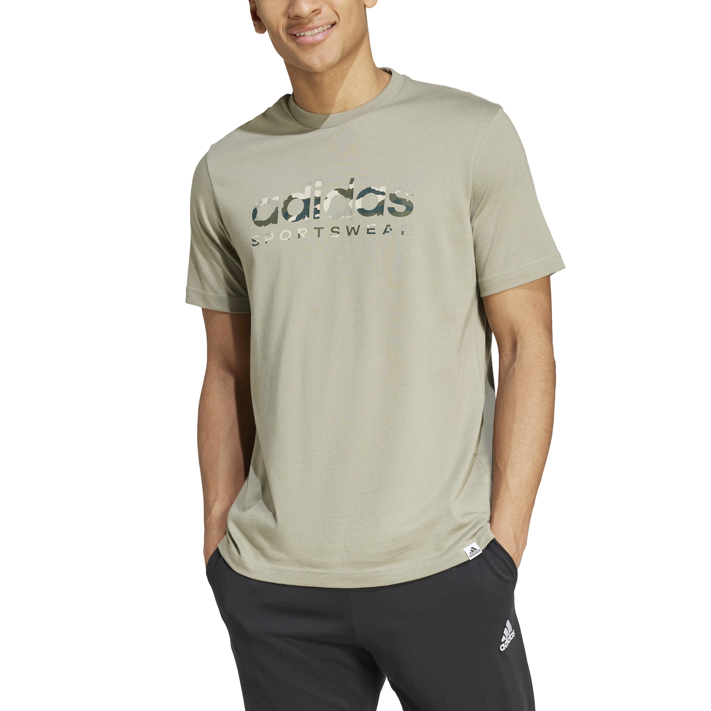 adidas Playera con Estampado Lineal de Camuflaje Playera con Estampado Lineal de Camuflaje Hombre