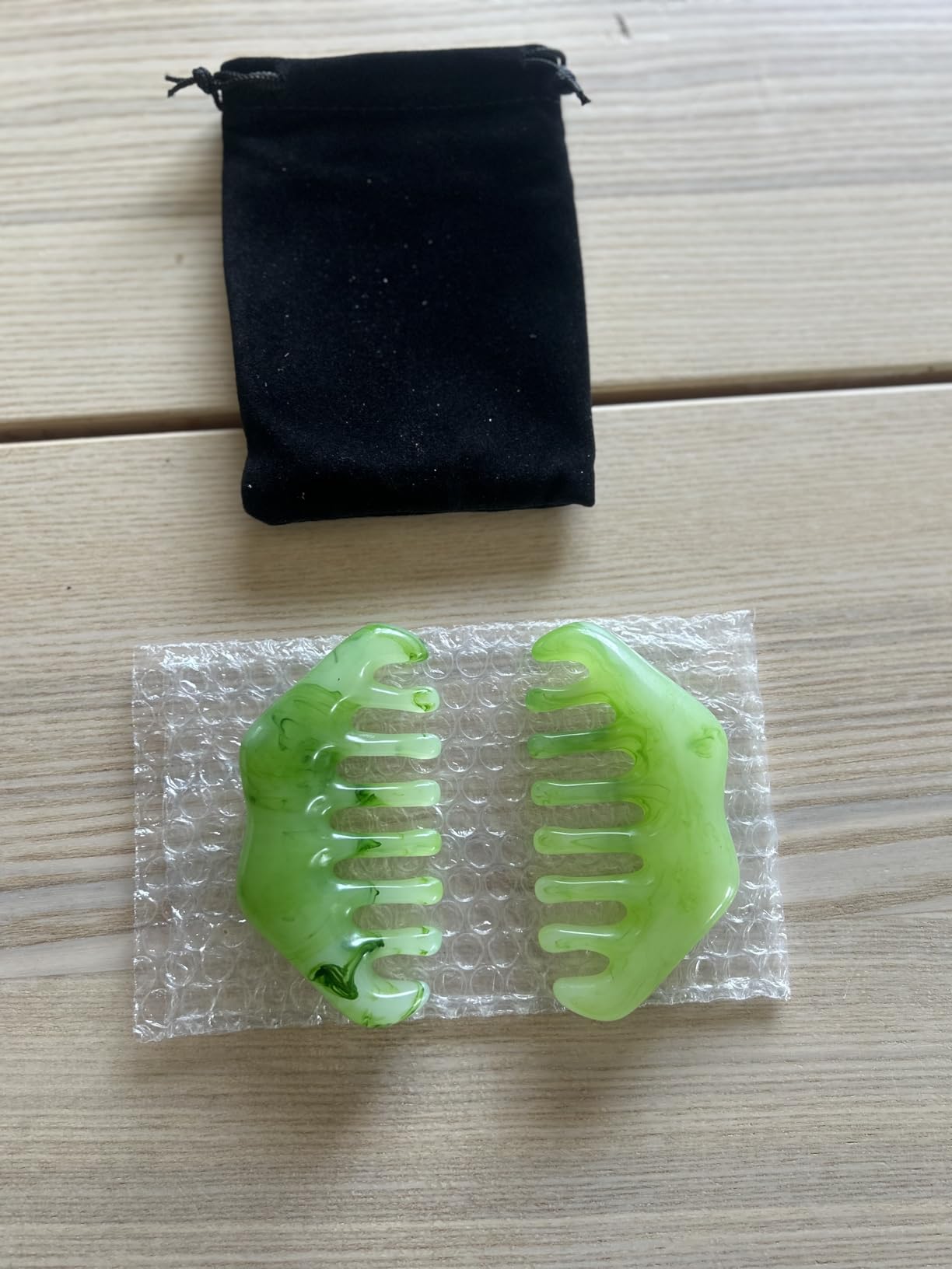 Geiserailie 2 Pcs Jade Combs Esthetician Supplies Massage Stone Hair Gua Sha Scraping Scalp Comb Facial Massage Tool Handheld Head Tools Head Caring Therapy Mother's Day for Women(Elegant Style)