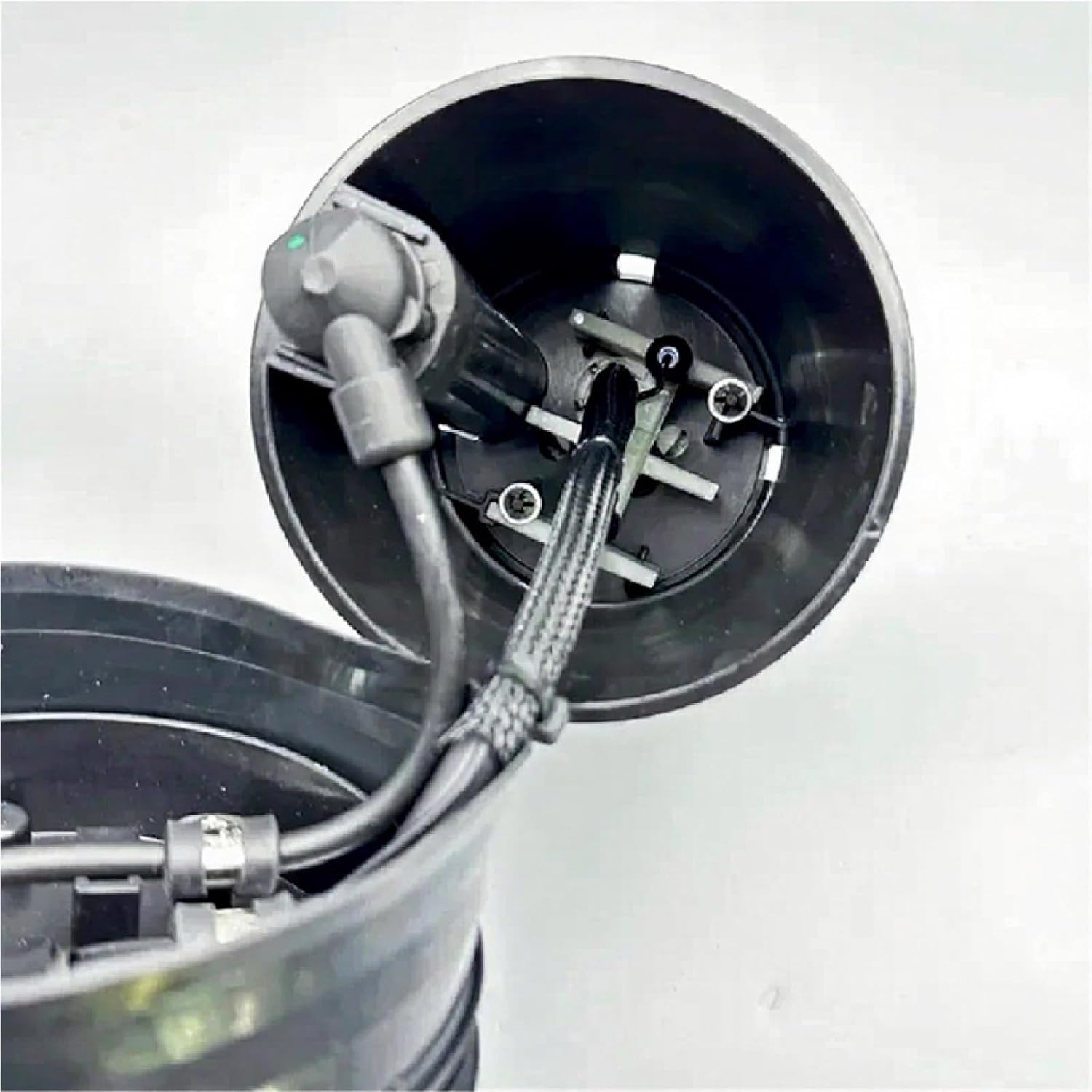 Diesel Fluid Heater 23379348 22872118 22902620 84412924, Compatible For Chevy Silverado 2500/3500 HD, GMC Sierra 2500 6.6L 5l