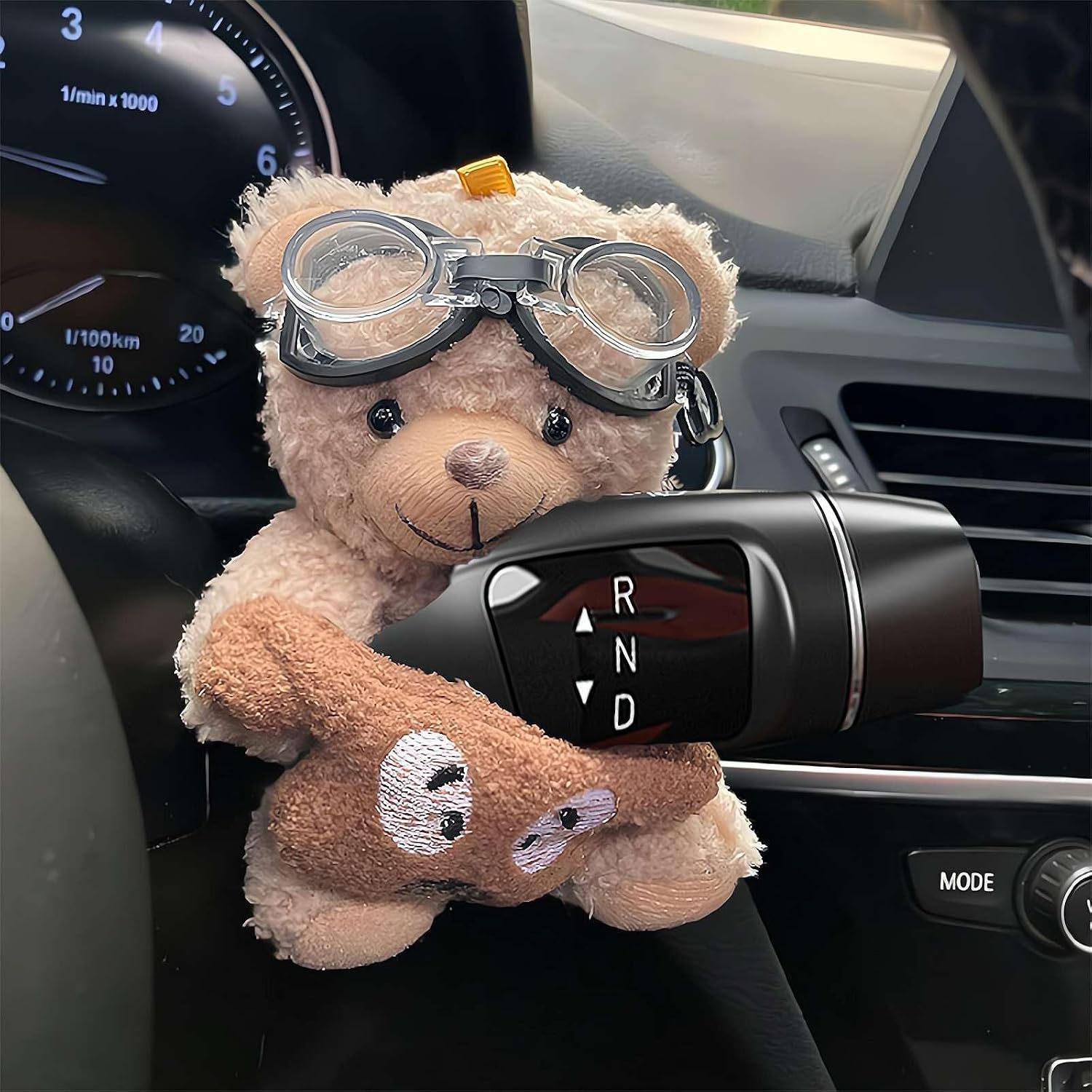 Creative Car Decoration Bear, Cute Plush Doll for Wiper Shift Knob Gear Lever, Rearview Mirror Hanging Ornament, Windshield Decorative Accessory, Car Interior Gift (Pilot)