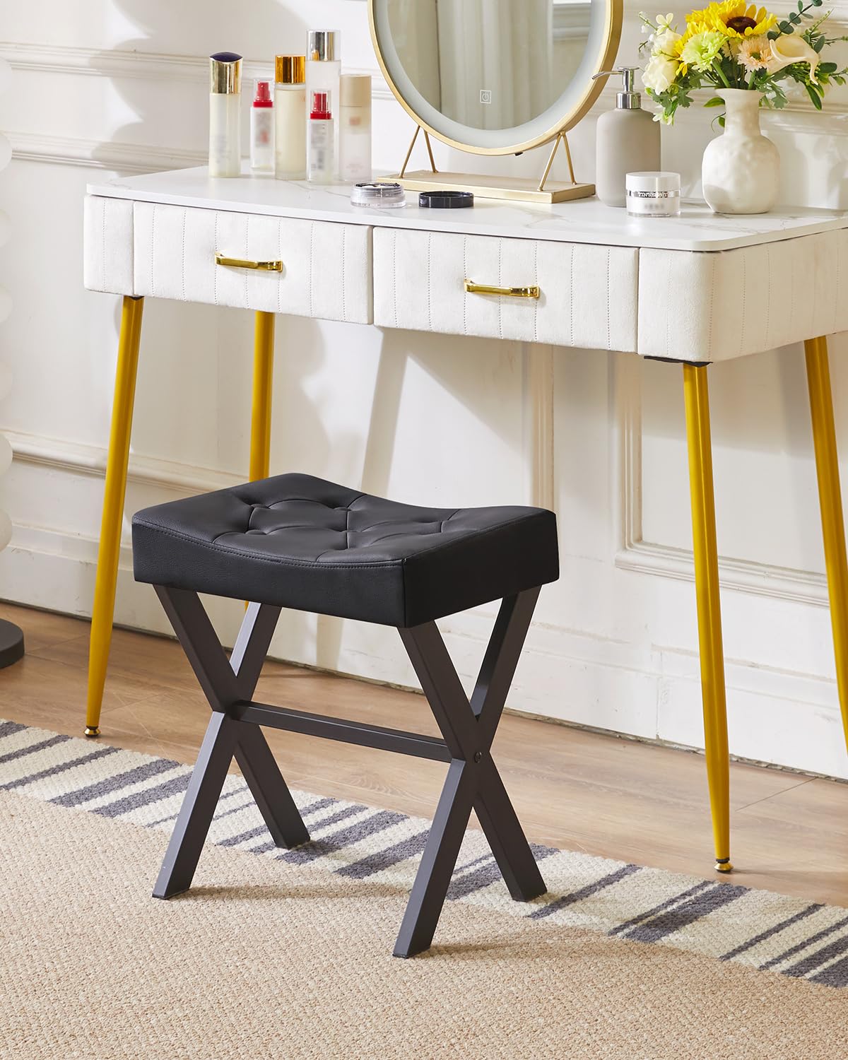 IBUYKE U-förmiger PU Eitelkeitshocker, quadratischer Make-up Hocker mit X-Bein, Ottoman Sitz Fußstütze Hocker, Multi-Use als Kleiner Beistelltisch, für Schlafzimmer, Wohnzimmer, Schwarz WBD019B