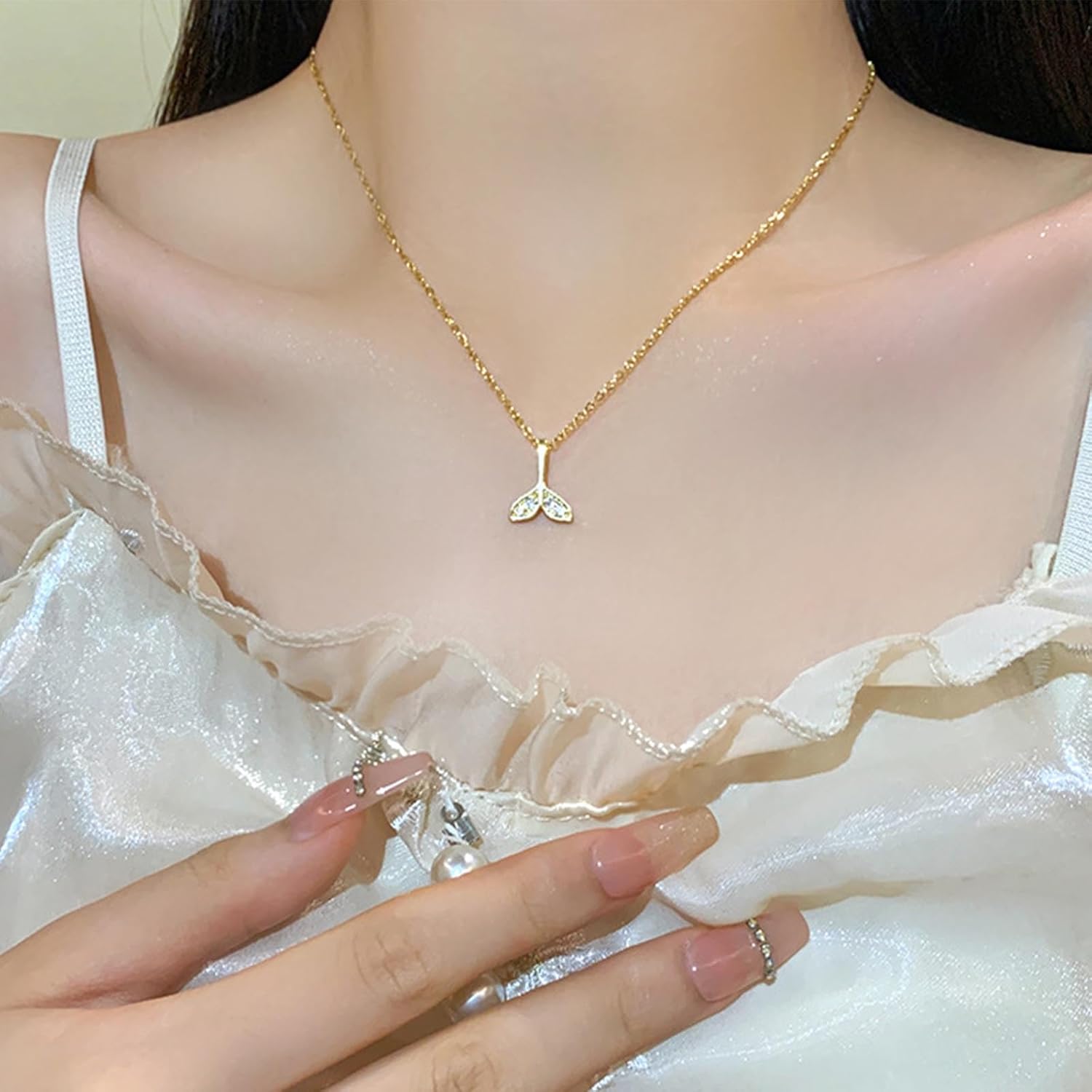 YienDoo Boho Fishtail Necklace Choker Gold Mermaid Tail Pendant Necklace Minimalist Tiny Rhinestone Fishtail Charm Choker Cute Whale Dolphin Tail Necklace Beach Jewelry for Women - Image 4