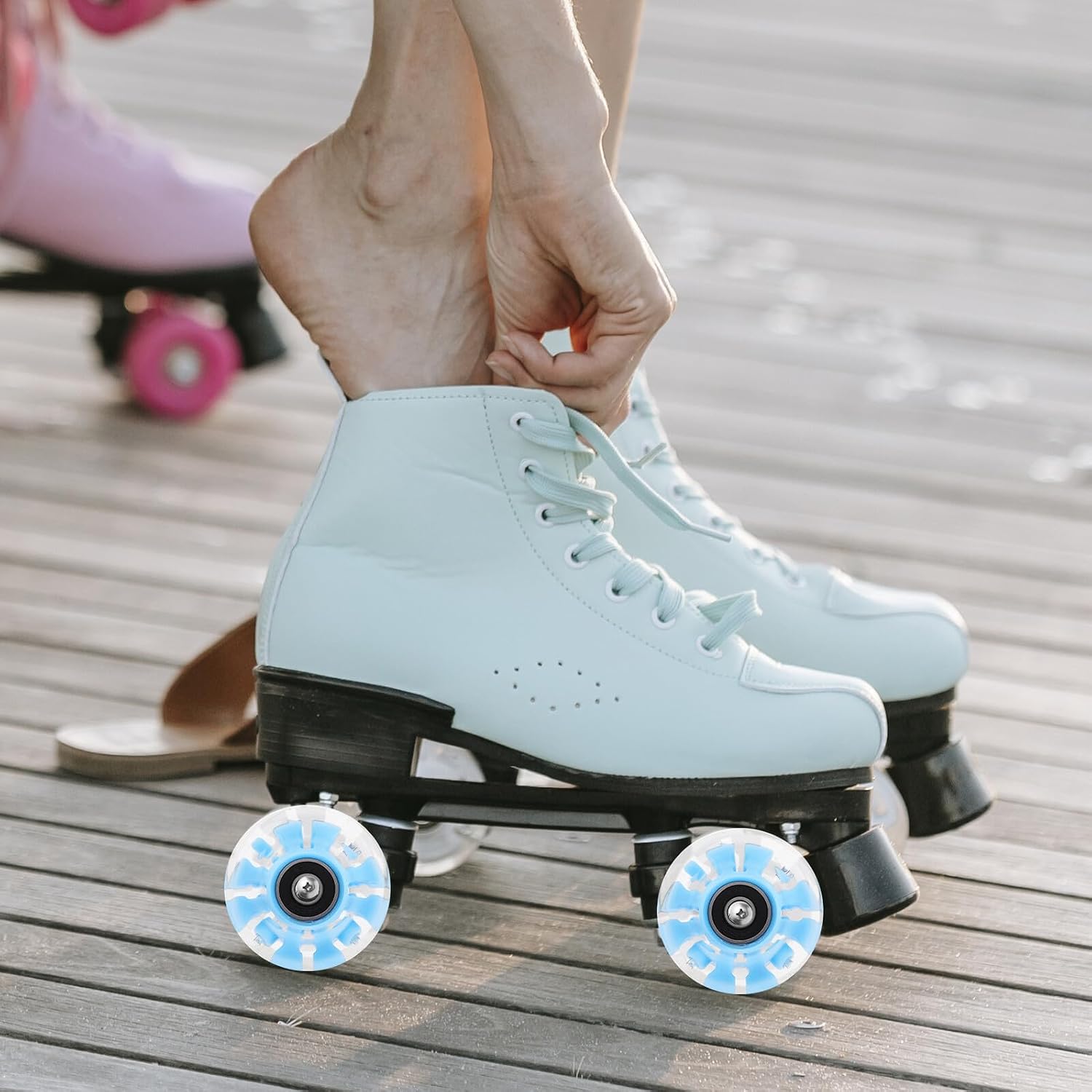 Toyvian 4pcs Roller Skate Wheels LED Light up Quad Skates Accessories Blue Glow Outdoor Indoor Replacement Wheels and Adults