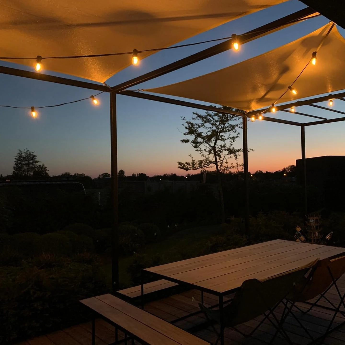 Guirnalda de Luces Exterior, 10-100m, IP65 Impermeable, E27 LED, Cable Plano de Goma Negro, 230V, Luz Cálida 2200K, Conectable, para Jardín y Terraza (10 metros con 20 bombillas)