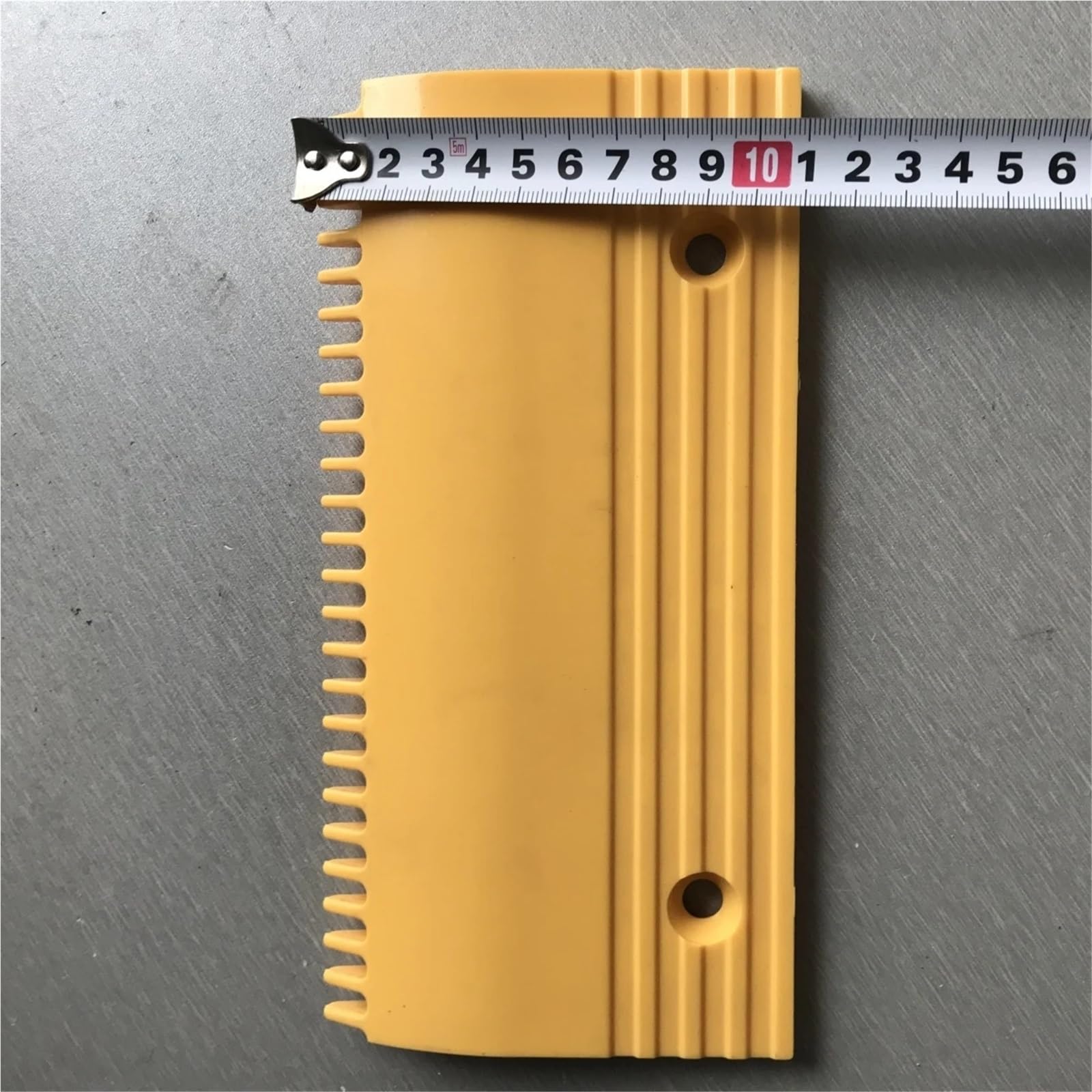 Peigne d'escalier mécanique, pièces détachées d'ascenseur en plastique, pièces de levage LDTJ-B-1 L213 mm l108 mm, entraxe 143 mm, RHS 25T