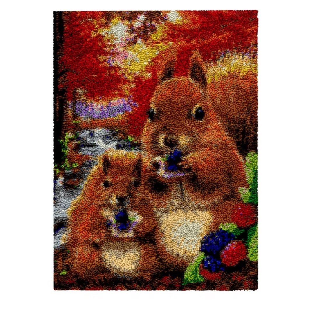 Myriad Choices Two Squirrels Latch Hook Kits for Adults 50X38CM, DIY Latch Hook Rug Kit, Cross Stitch Rug Making Kit, Carpet Making Crochet Kits Embroidery Kits Needlework Crafts for Home Decor