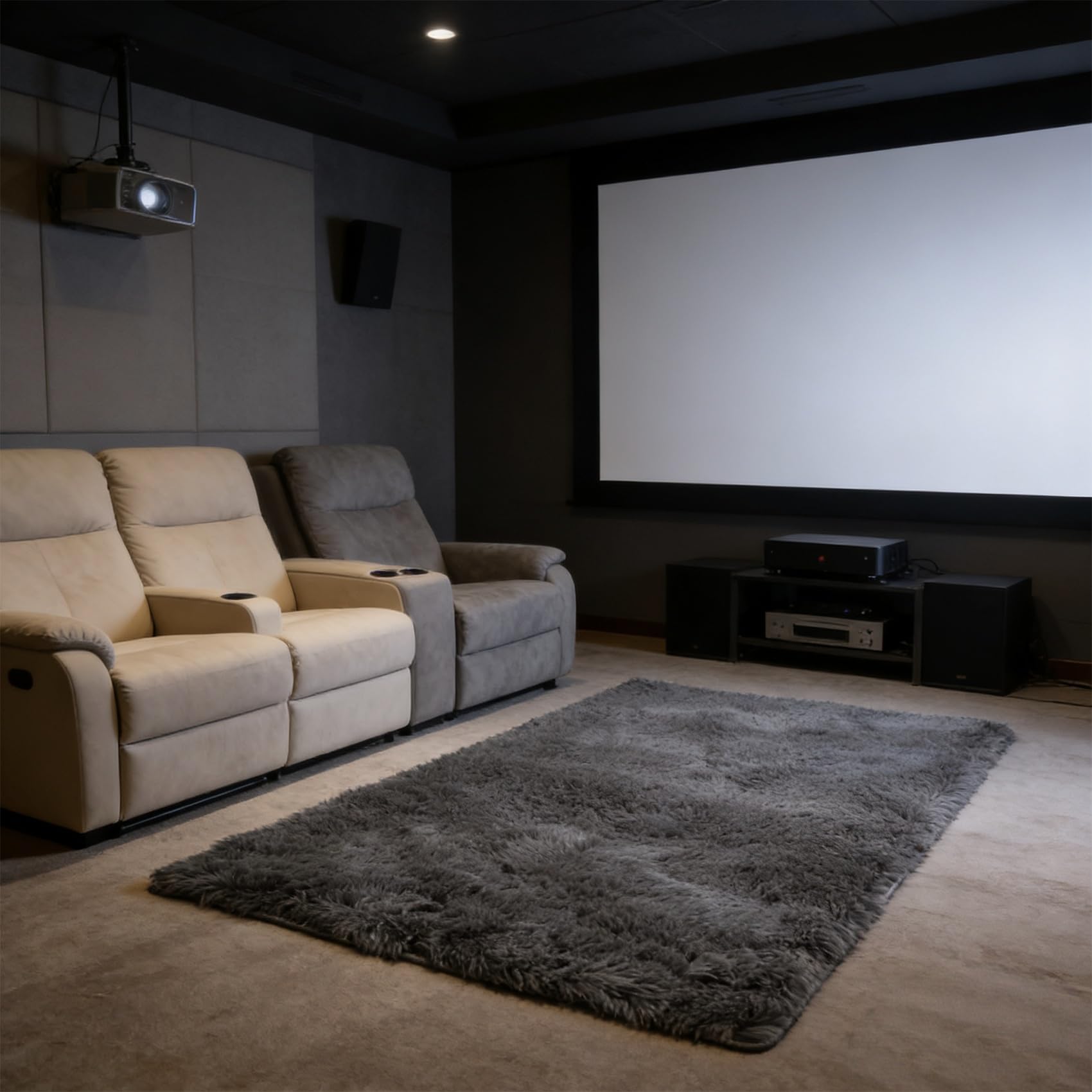 Tapis pour salon moderne gris à poils longs pour un intérieur cosy