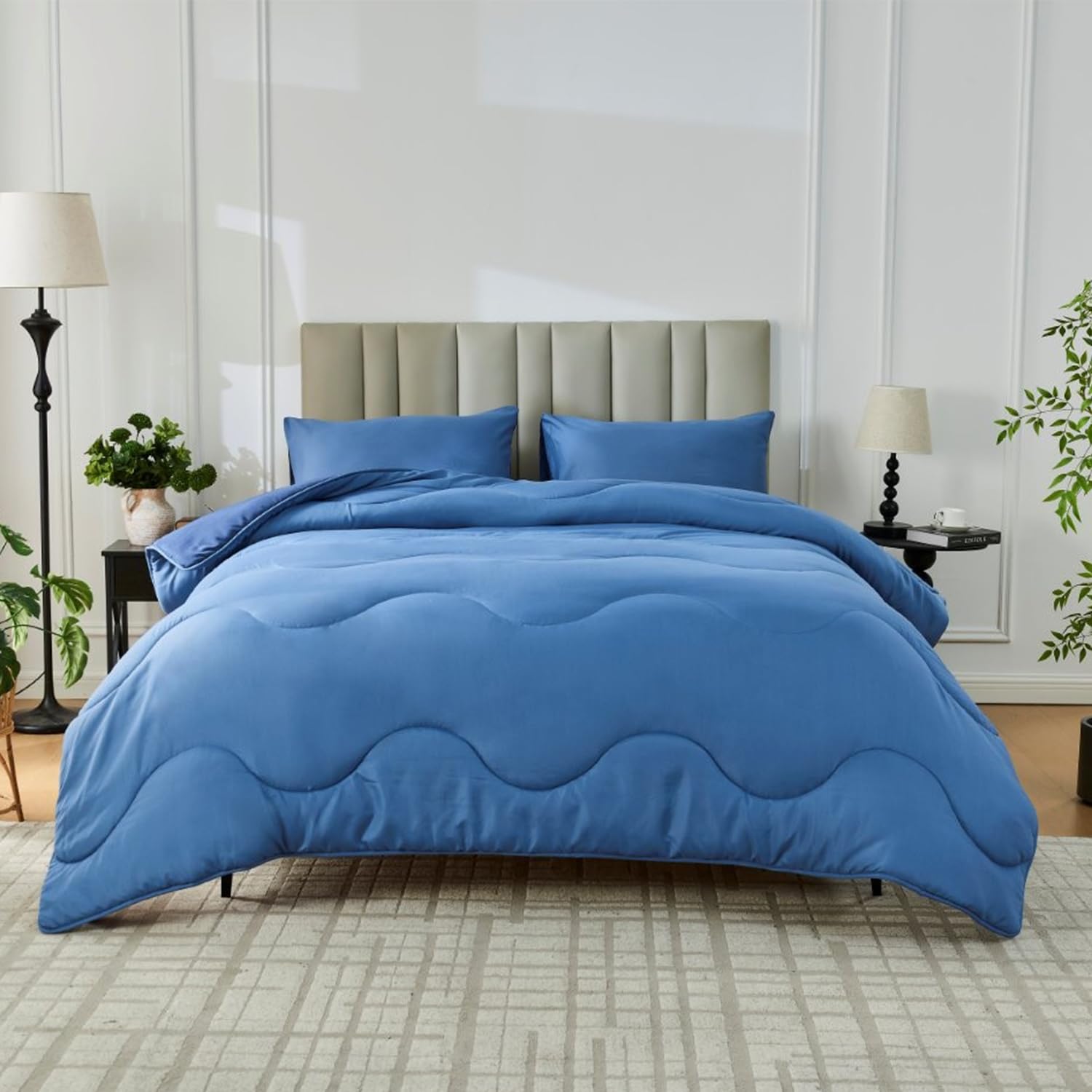 Brillars Coverless Duvet & Pillowcase Set – 10.5 Tog Reversible Microfibre Comforter, Waves Design – Soft, Warm, All-Season Quilt, Machine Washable, No Cover Needed (Navy/Blue, King)
