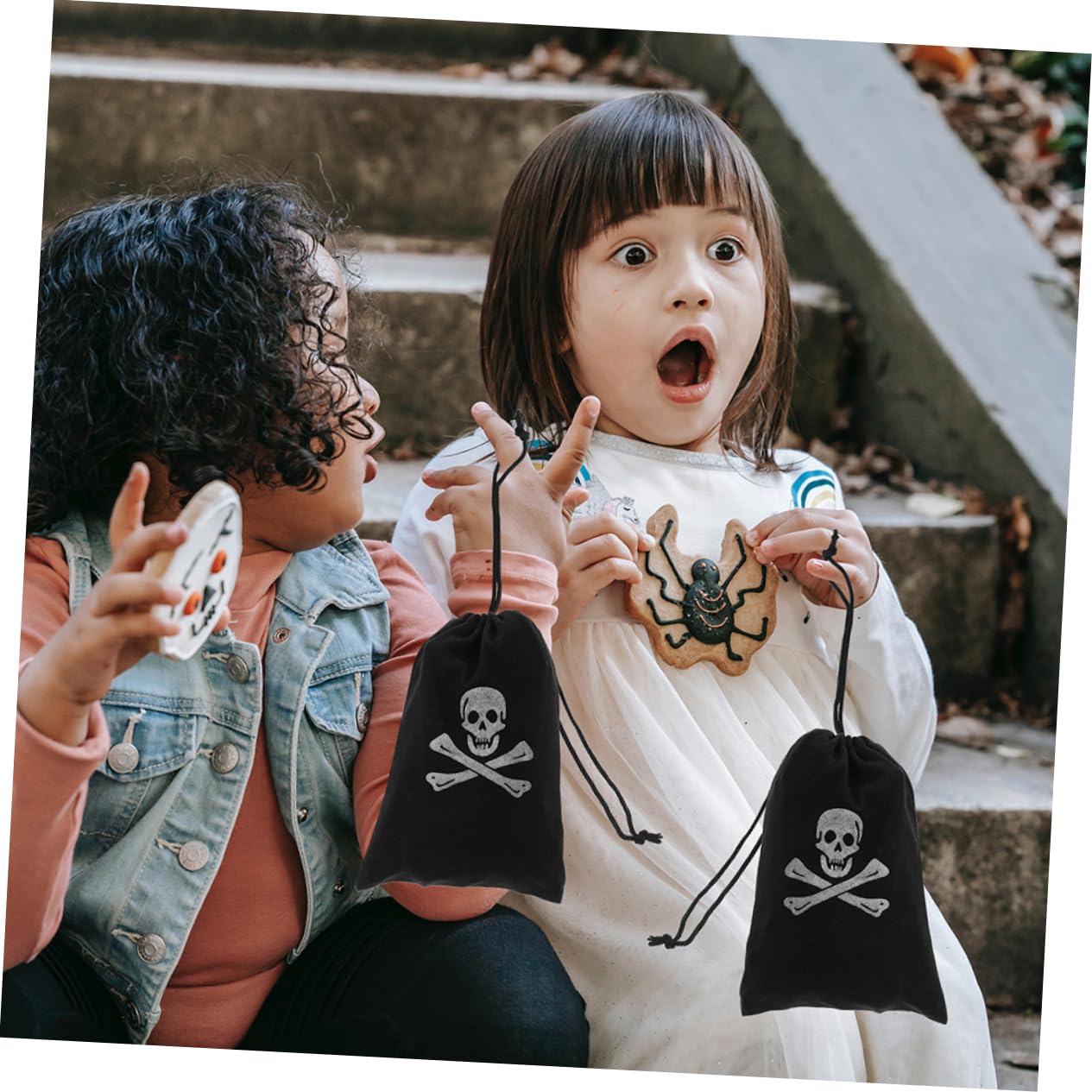 Amazon.co.jp: CHILDWEET 20個海賊コイン収納袋 万聖節用デザイン ドローストリングバッグ : おもちゃ