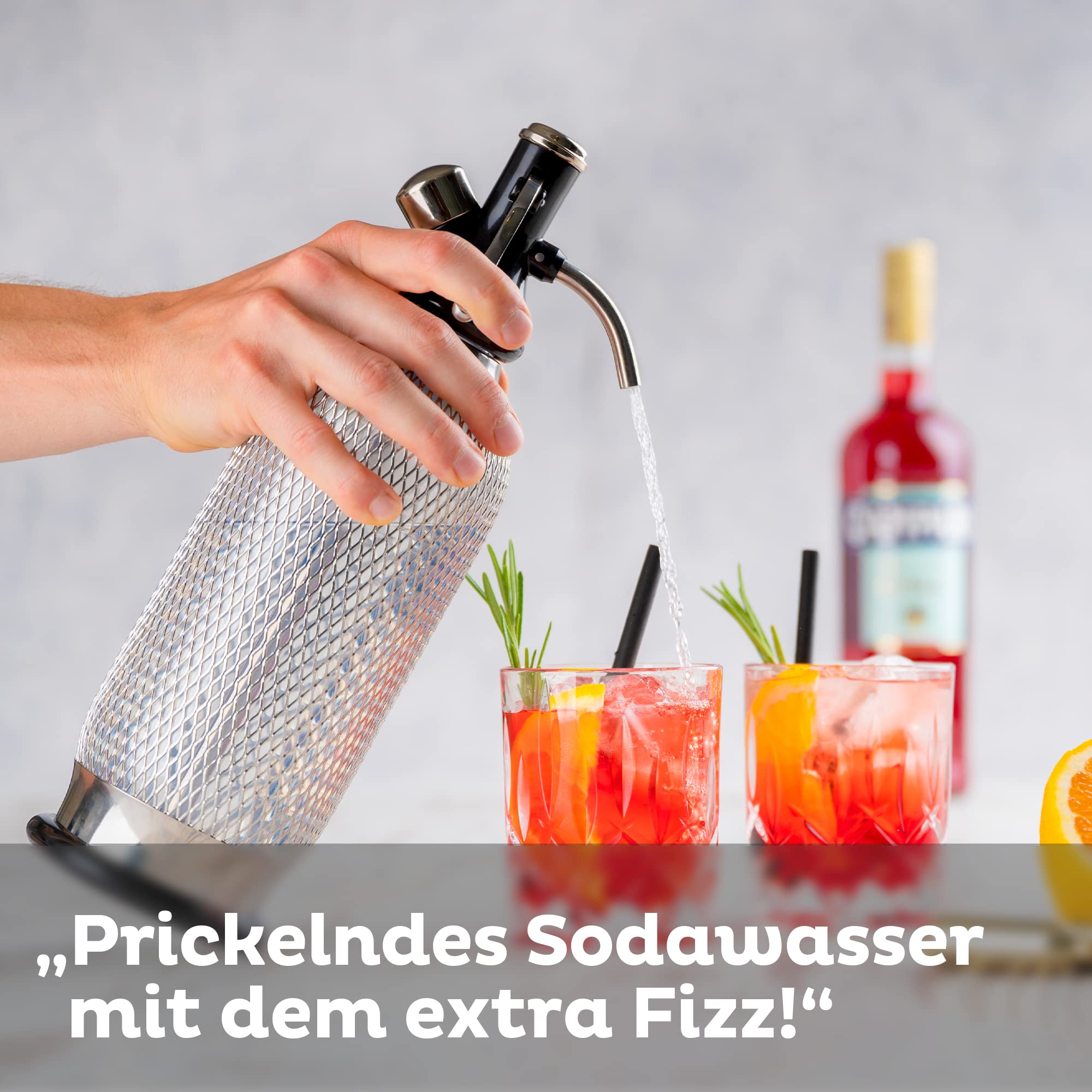 ISI Soda Maker Classic 1L inkl. 6 x 10 CO2 Kapseln für Soda & Sprudel - Vintage Wassersprudler Set aus PEN-Flasche mit 100% Edelstahlgewebe + CO2 Kartuschen - Wasser Sprudler - Bar Zubehör