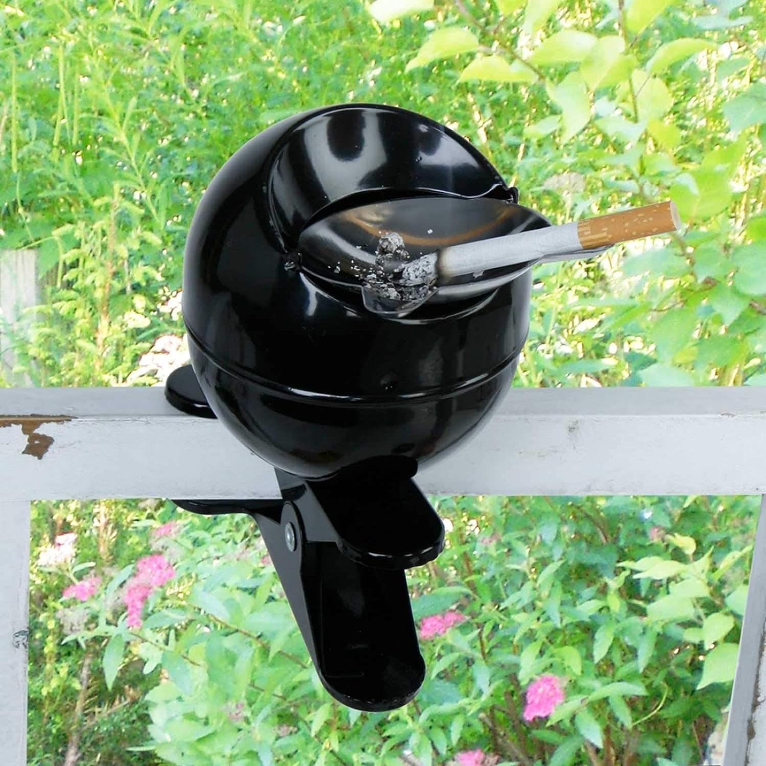 1 STÜCK Aschenbecher für Draußen, Ascher für den Garten,Windaschenbecher Balkon,Terrasse, zum Klemmen,Sturmaschenbecher mit Klemmfunktion,Outdoor,Klemmaschenbecher, Aschenbecher mit Deckel,A