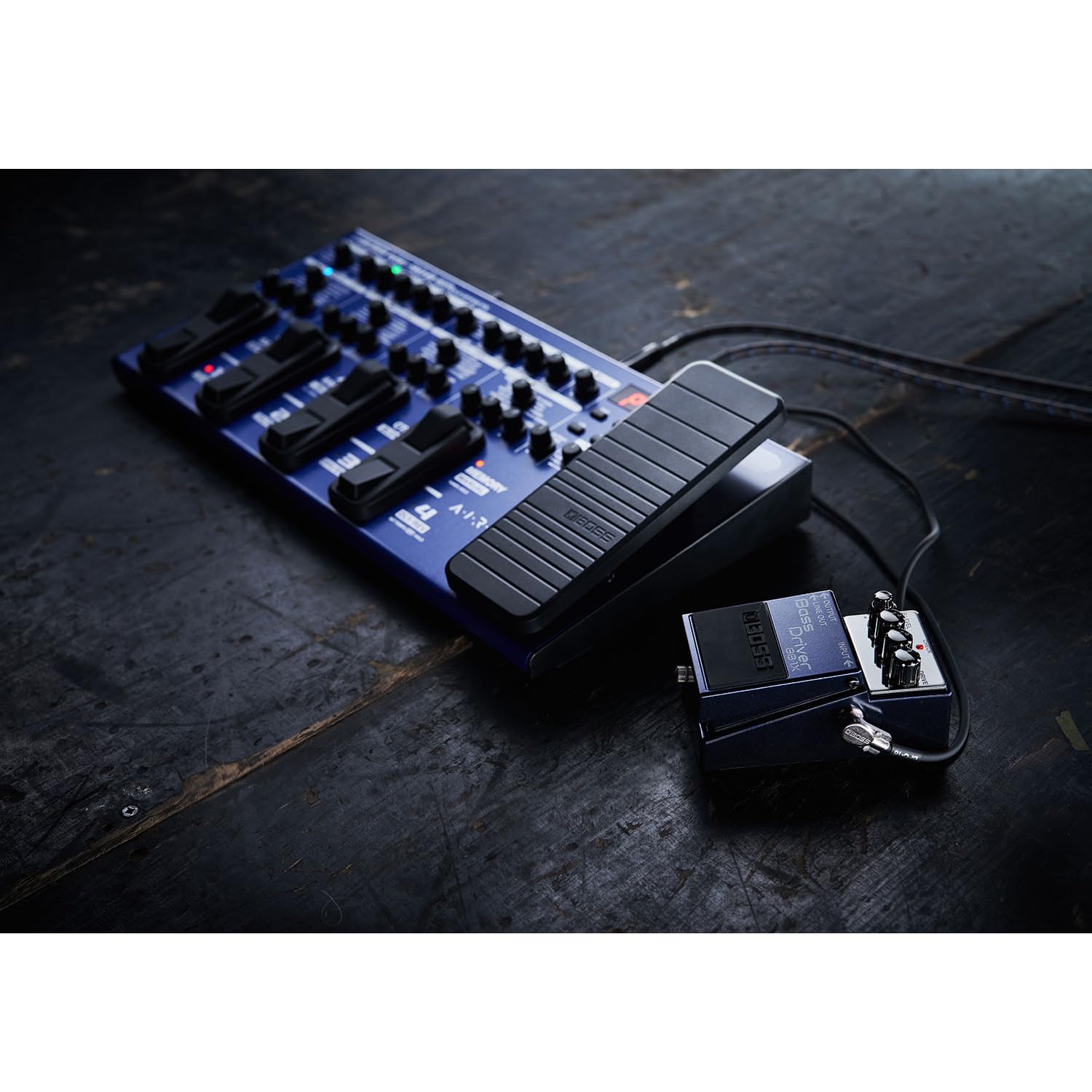 Boss ME-90B Multi-Effektgerät für Bass + keepdrum Netzteil