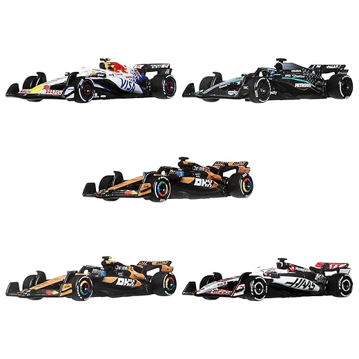 Hot Wheels Premium F1® com 7 cm, chassi e carroceria metálicos, pneus Real Riders™ e base plinth. Colecione todos os 16 modelos exclusivos 2024!