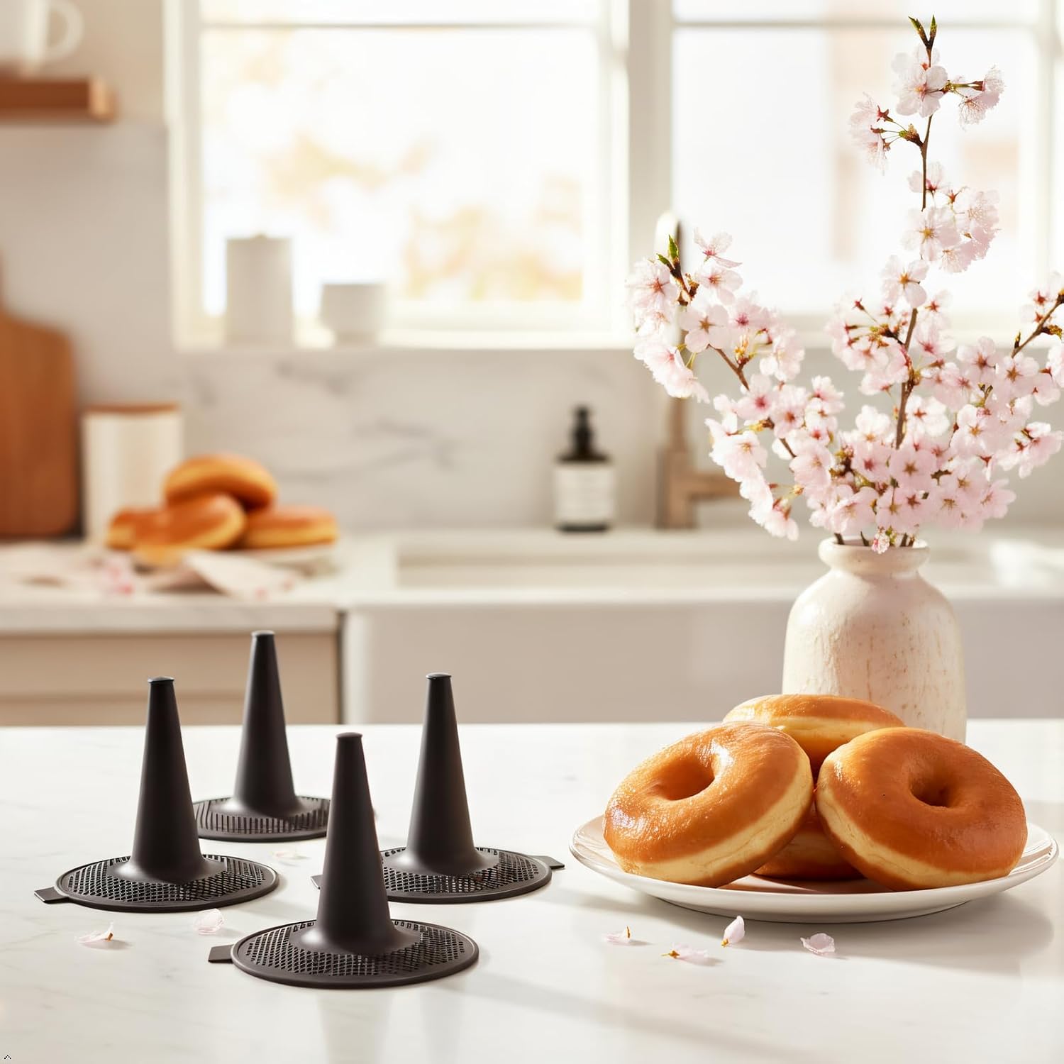6 Pack Silicone Bagel Mold for Baking, Bagel Pan Set with Ring Donut Mold Shape, Pastry Molds for Bagels, Donuts and Mini Cakes, Brown