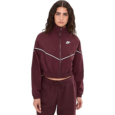 Женская тканая куртка Nike Sportswear Windrunner, выполненная в цвете Burgundy Crush. 