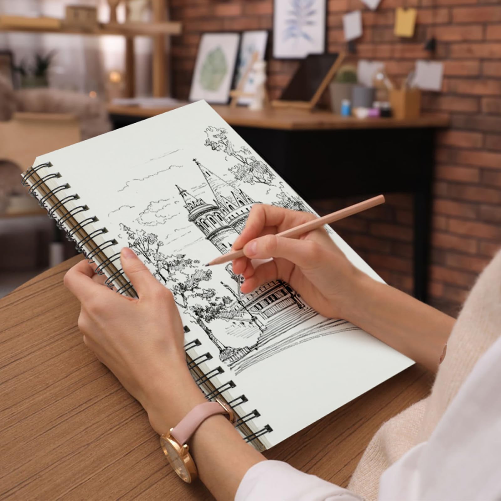 Szkicownik A4, 120 stron grubego papieru rysunkowego, spiralnie oprawiony twardy blok rysunkowy 160 g/m², idealny do szkiców, ilustracji i portretów (brązowy)
