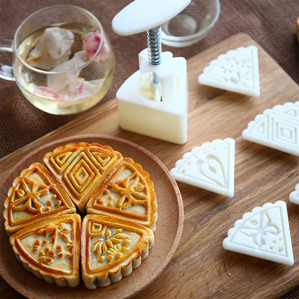 Senhai 2 zestawy foremek Mooncake Mould Press 50 g z 11 znaczkami, kwiaty i trójkątne kształty, narzędzia do dekoracji ciastek DIY, kolor biały