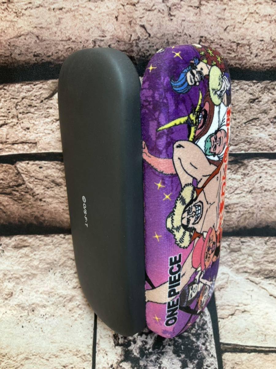 Amazon.co.jp: ニセ麦わらの一味 ONE PIECEメガネケース1個 : おもちゃ