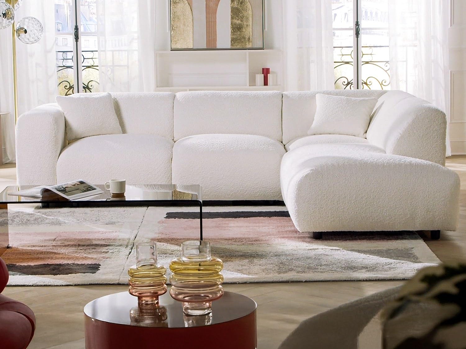 Vente-unique - Großes Ecksofa mit Recamiere mit Rückenlehne - Ecke rechts - Bouclé-Stoff - Weiß - POGNI von Maison Céphy