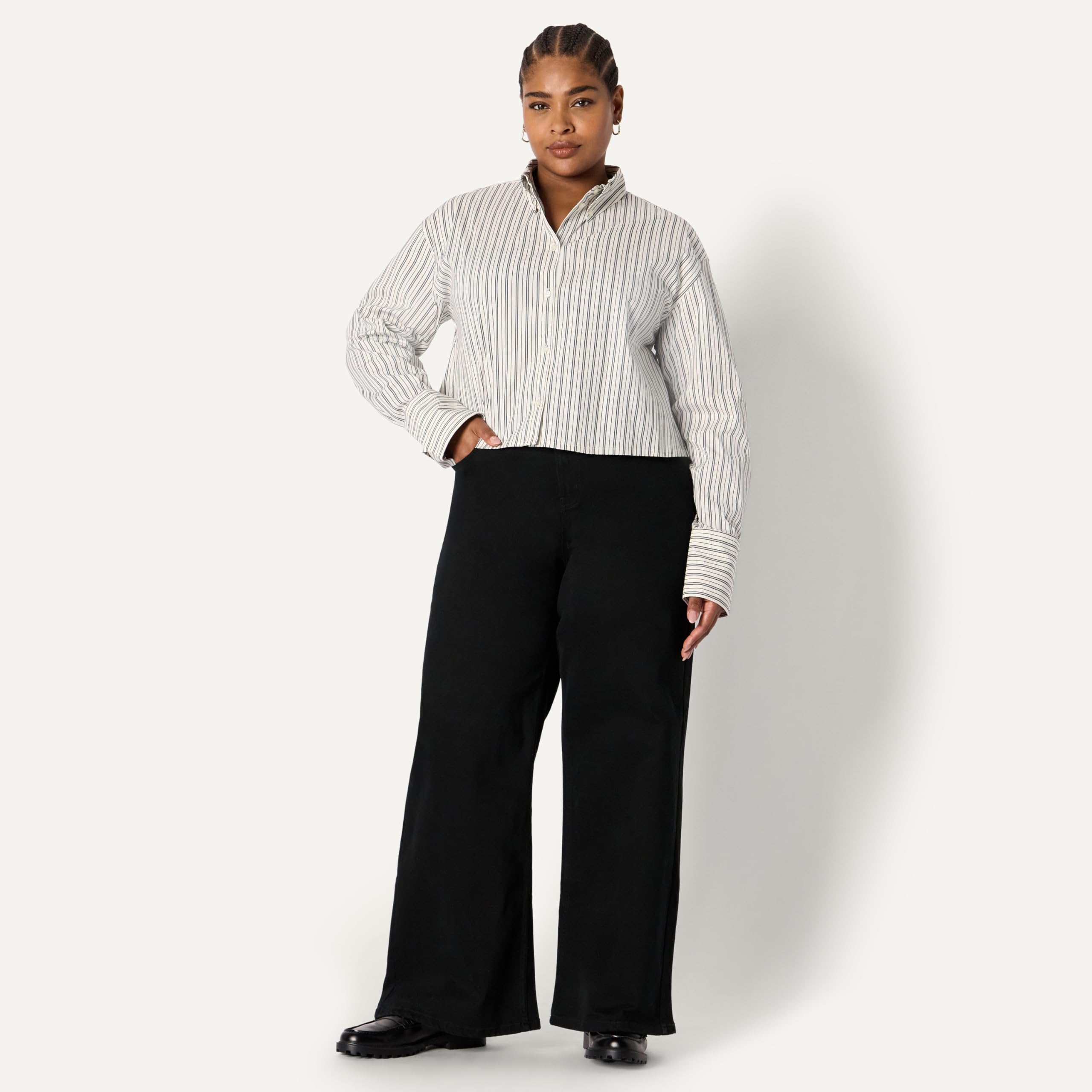 Amazon Essentials Camisa de Vestir de Popelina Elástica de Algodón, Corte Extragrande y con Botones Mujer