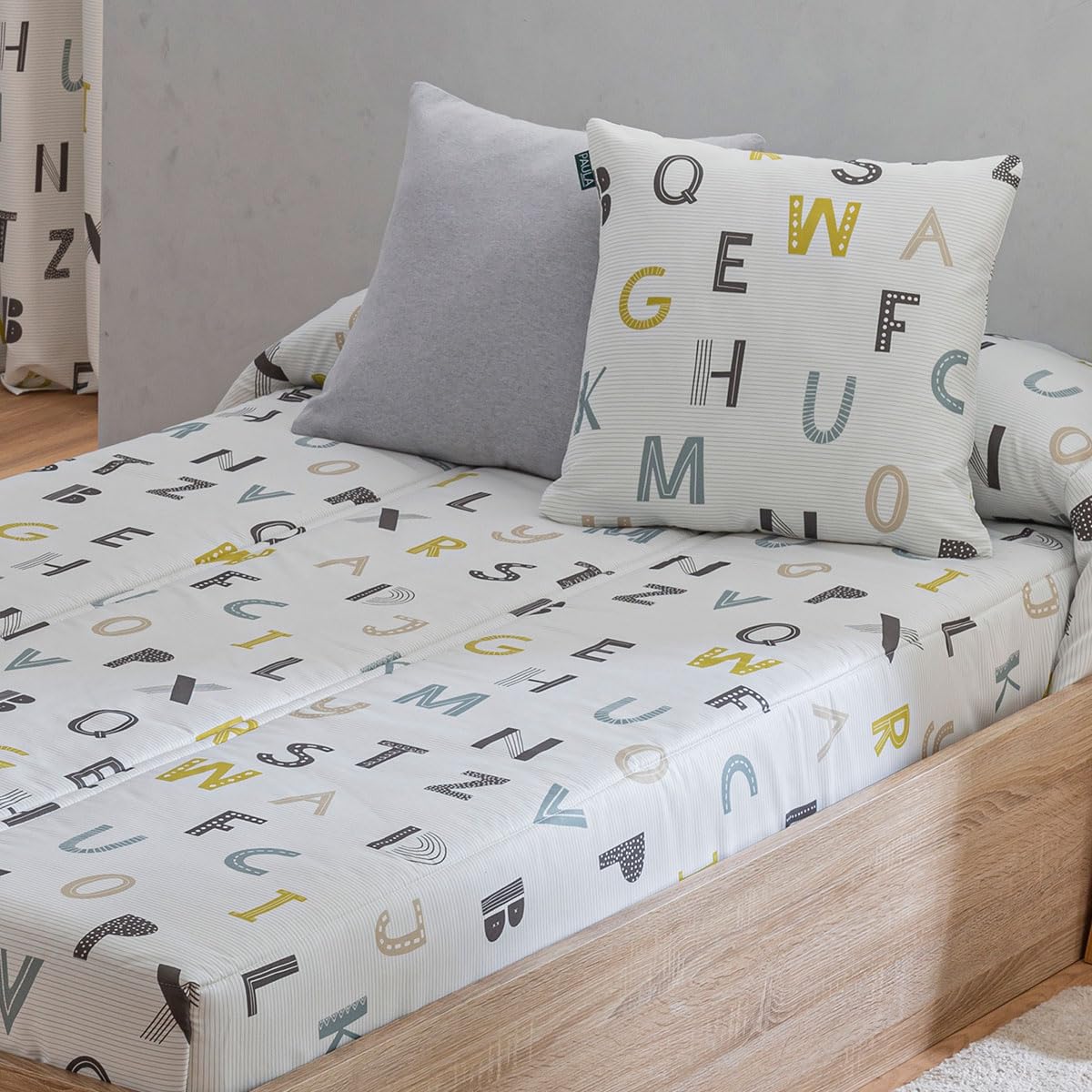 Edredón Ajustable para dormitorios Juveniles e Infantiles, Camas Nido y literas, Muy cómodo y fácil de Utilizar. Medida para Cama de 90 Modelo Estampado Letras. 65% poliester/35% algodón