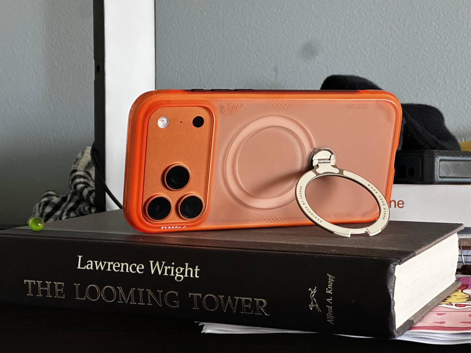 Ostand Q3 Air for iPhone 18 Pro Max   iPhone 18 Pro  iPhone 17 Pro Max and iPhone 17 Pro photo review