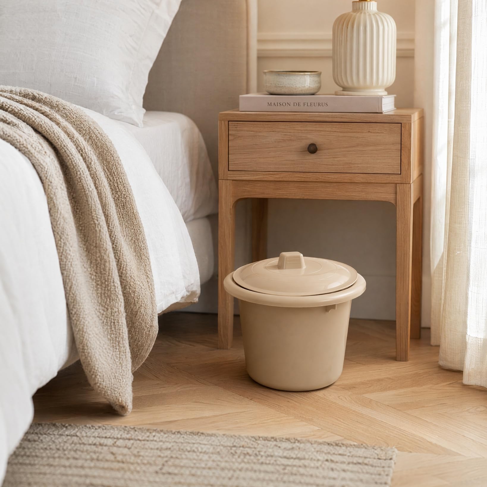 Pot de Chambre Adulte Seau Toilette Hygiénique Plastique avec Couvercle | Vase de Nuit Portable avec Couvercle Hermétique pour Chambre & Voyage. Seau Hygiénique Ergonomique en Plastique Épais