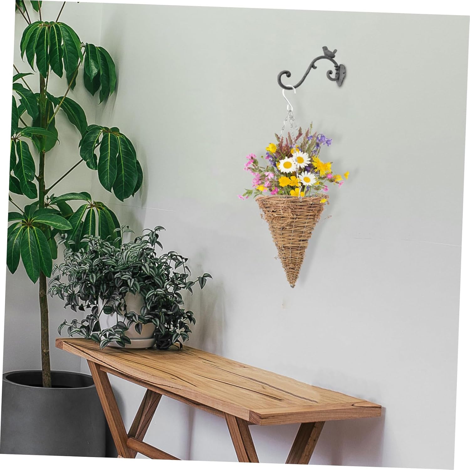 Rural Style Hanging Flower Basket for Dried Flowers Woven Decorative Cone Planter Hanging Chain Chic Boho Home Decor for Indoor and Outdoor Use