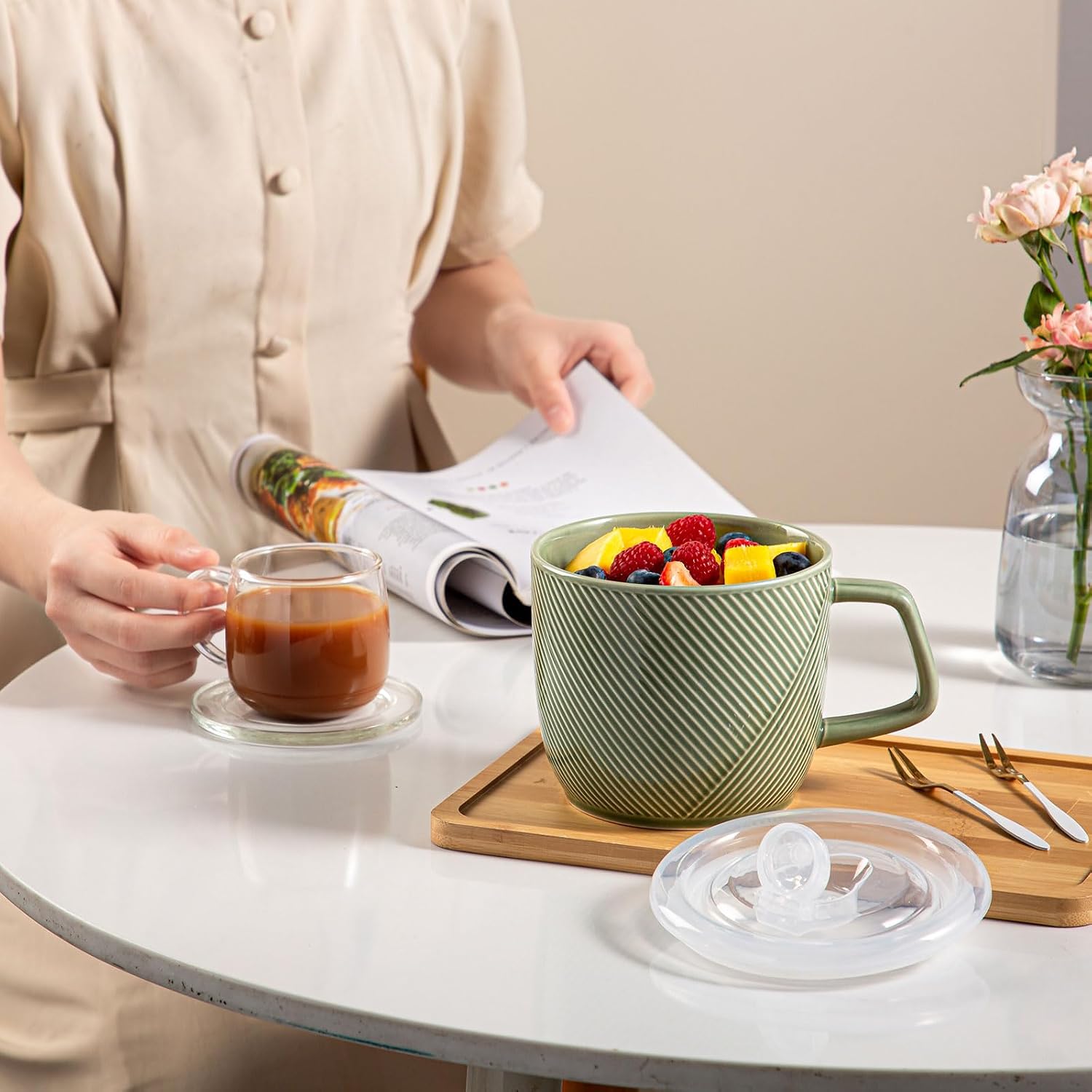 Large Ceramic Soup Bowl with Lid & Handle, Microwave Safe, 32 oz