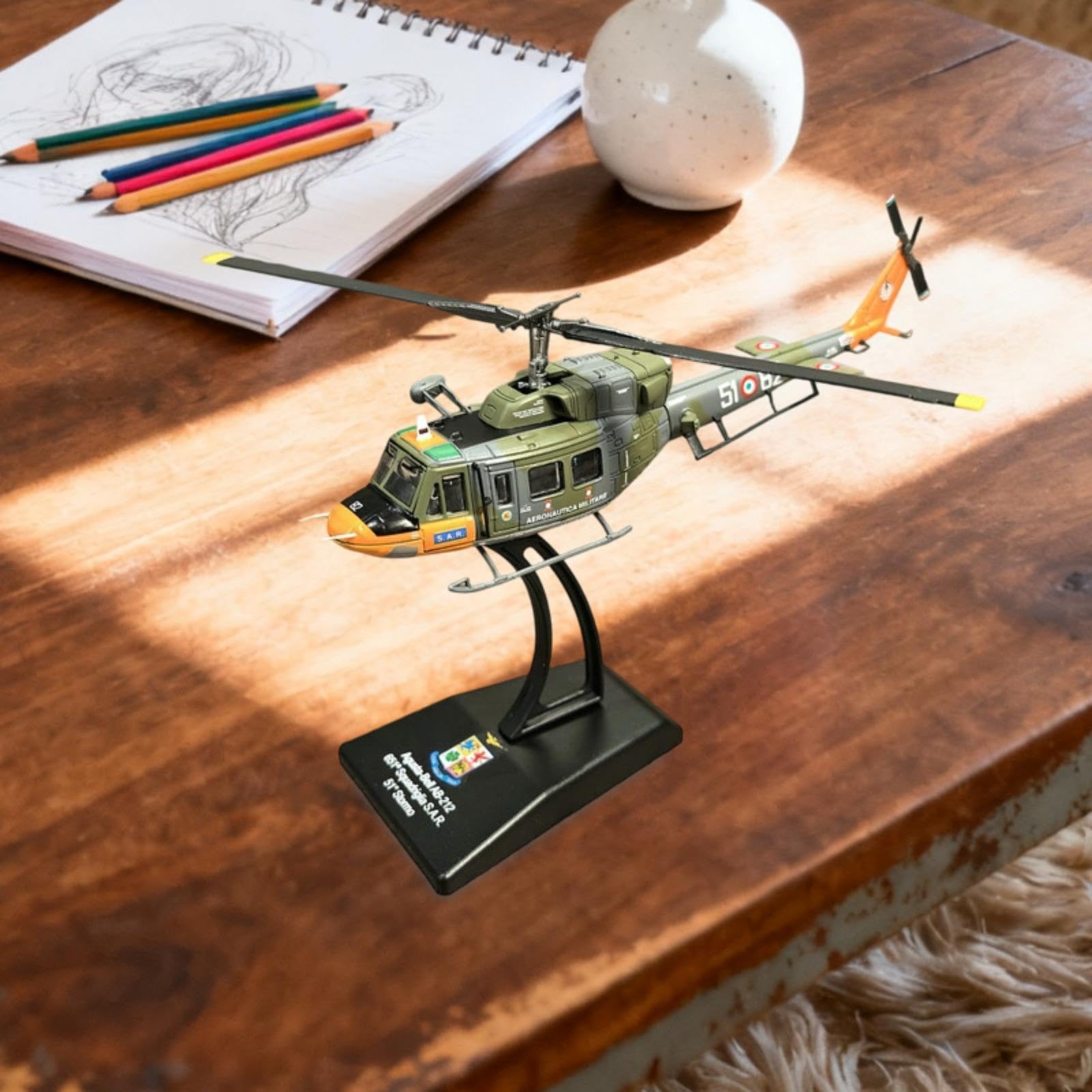 predolo Helicóptero Modelo Aleación Réplica Aeronave Ornamento Decorativo Coleccionable Adecuado para Regalo Decoración de Oficina Dormitorio Estantería