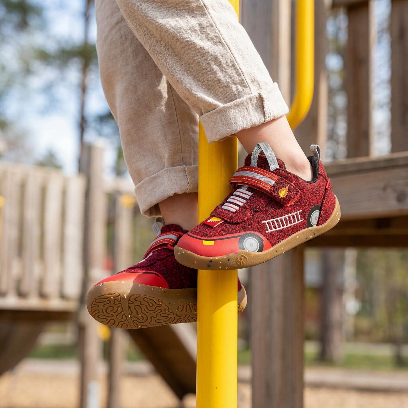 Giesswein Wooly Steps Barfußschuh mit Motiv - Kinder Barfußschuh Merino | Atmungsaktiv, flexible Zero-Drop Sohle, rutschfest & waschbar – leichte Merino Kinderschuhe mit Motiv