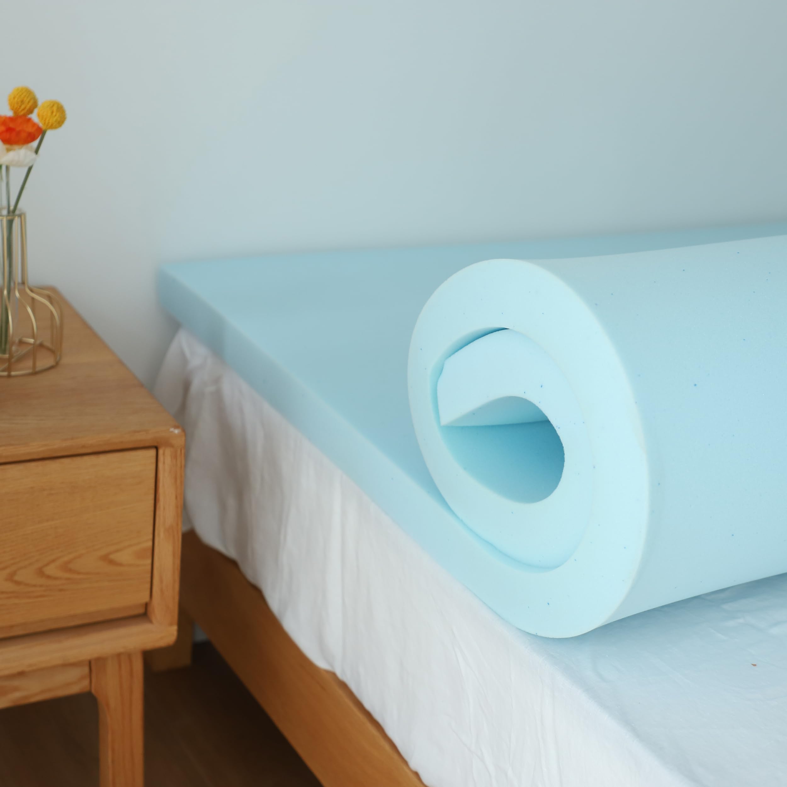 Simple Opulence 2 Inch Memory Foam Mattress Topper Cooling Gel Infused Mattress Pad for Back Pain Relief Ventilated