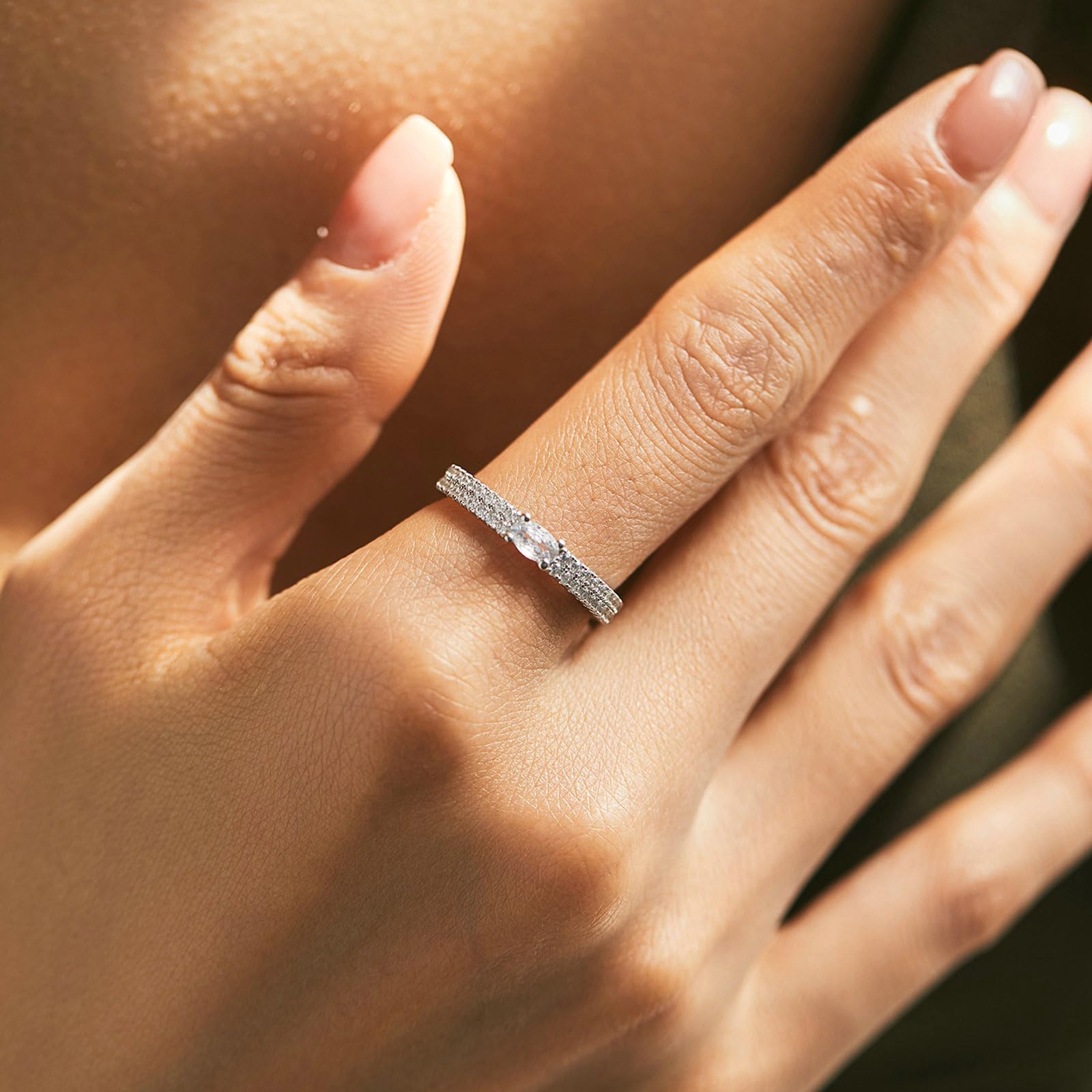 Obrączki ślubne, pierścionek zaręczynowy 18K białe złoto eleganckie dwurzędowe 4 końcówki moissanit owalne obrączki ślubne z białego złota dla mamy, dziewczyny, panny młodej