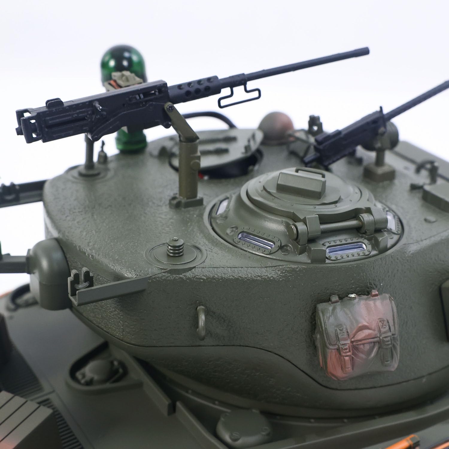 TOUCAN RC HOBBY 1/16 Fernbedienung Tank Sherman M4A3 E8 Fury Edition IR BB Fass Rauche inheit Metall-Fahrgestell Straßen räder 360 Rotation