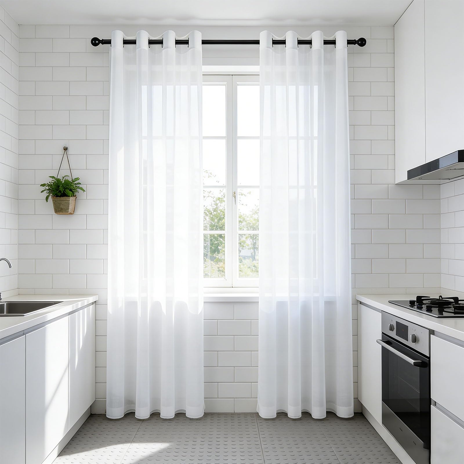 Rideaux voilages pour salon et chambre créant une ambiance douce et lumineuse
