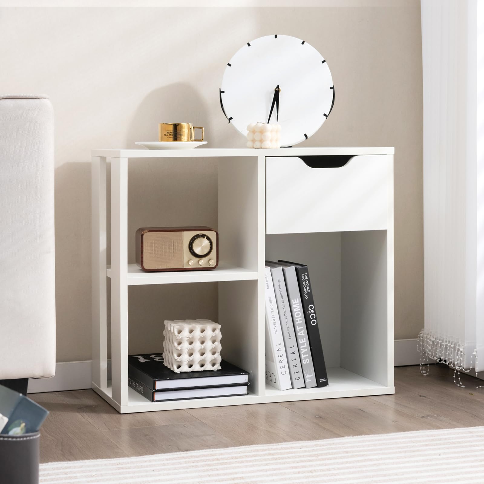 HOMASIS Cubo Portaoggetti Scaffale, Mobiletto Salvaspazio con Cassetto e 3 Scomparti, Scaffale Piccolo in Legno, Divisorio per Soggiorno, Ufficio, Camera da Letto, 60 x 30 x 53 cm (Bianco)