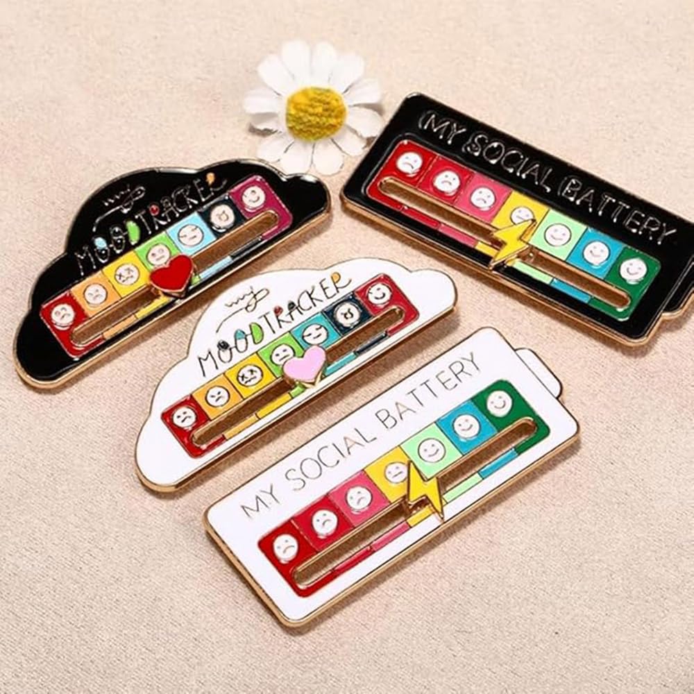 4 Pines Broches de Batería Social Ajustables - Broches de Humor con Diseño de Nubes para Mochila, Chaqueta o Gorra - Pins Decorativos para Hombre, Mujer y Niños - Divertido y Creativo