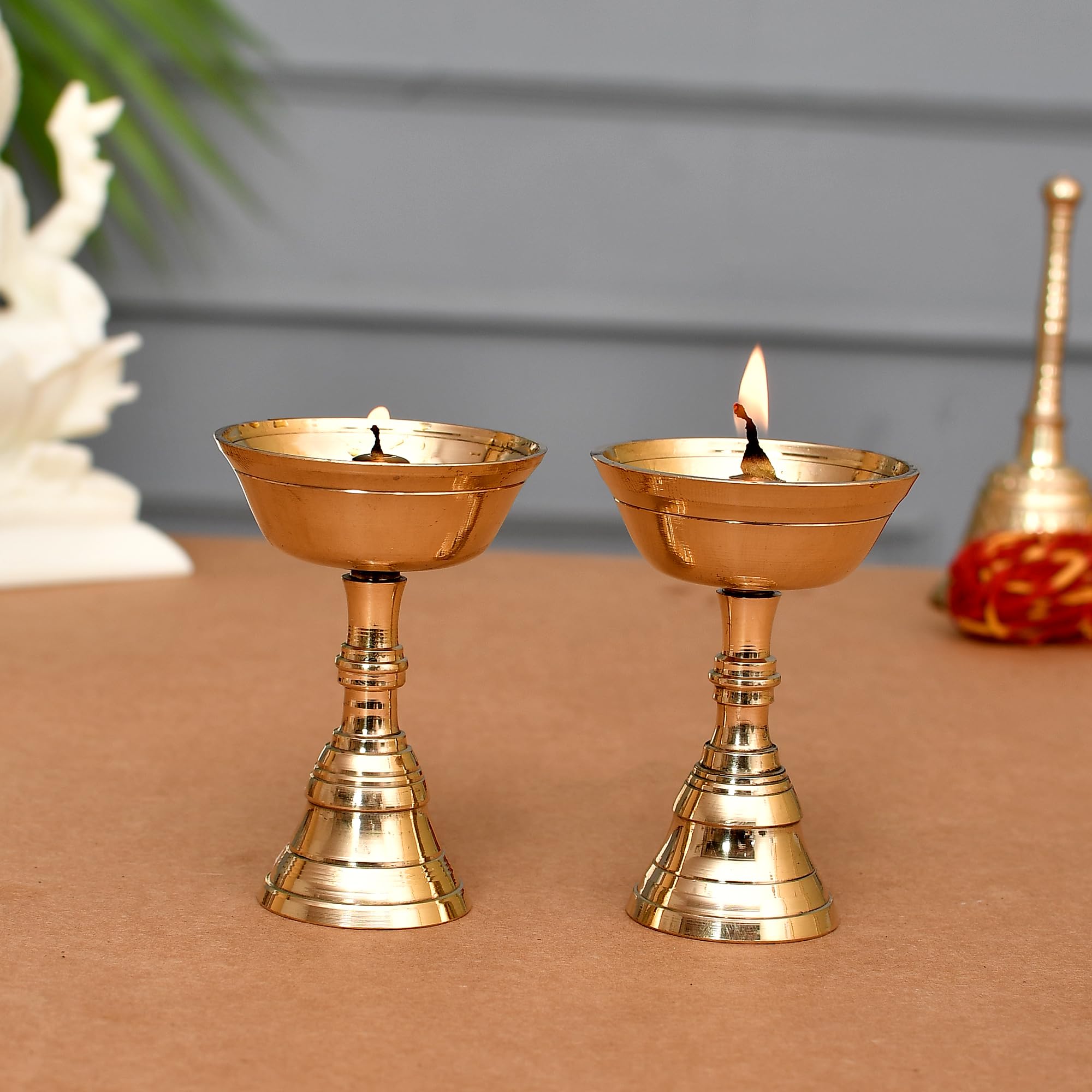Craftvatika Brass Set of 2 Traditional Brass Kerala Diya Diwali Decoration Items for Home décor Gifts puja Brass Kerala Diya Brass Oil lamp Diya for puja Diya Oil lamp Stand (Set of 2)-image-2